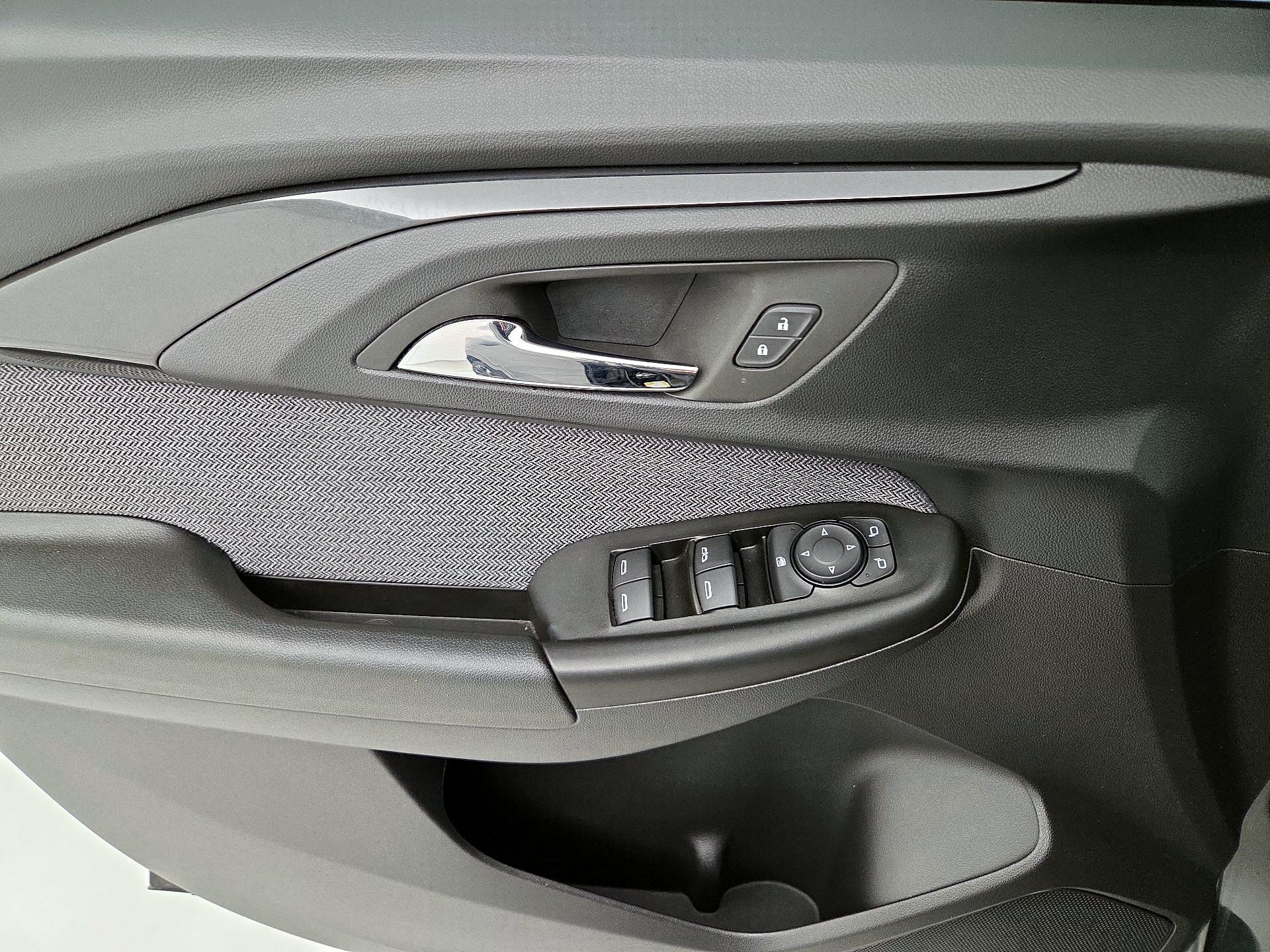 Thumbnail: 2023 Chevrolet TrailBlazer - 12