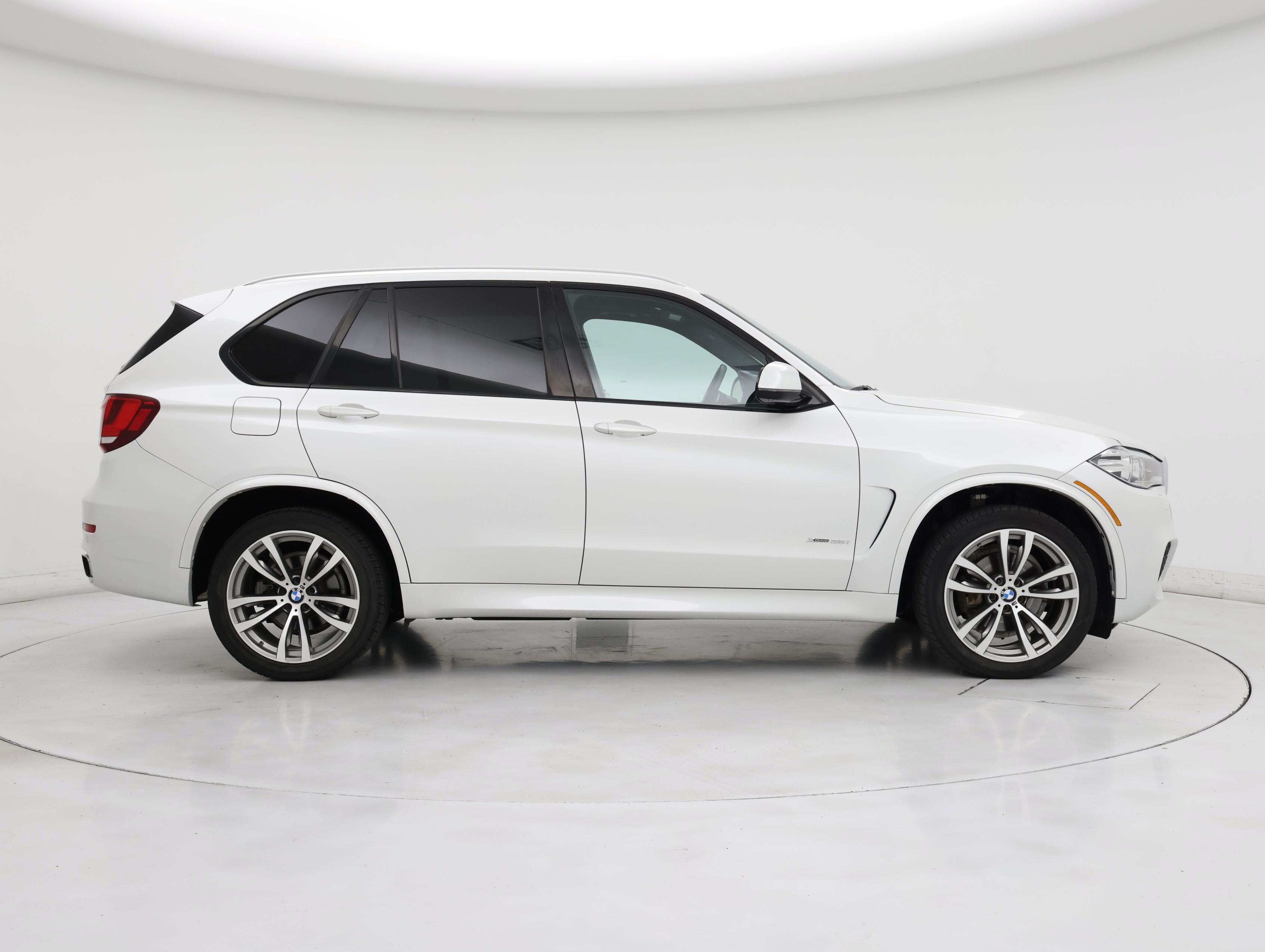 Thumbnail: 2017 BMW X5 - 7