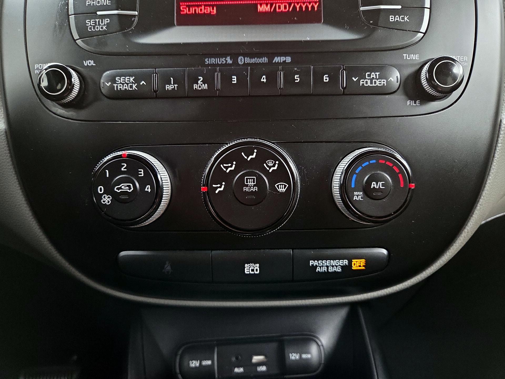 Thumbnail: 2015 Kia Soul - 15