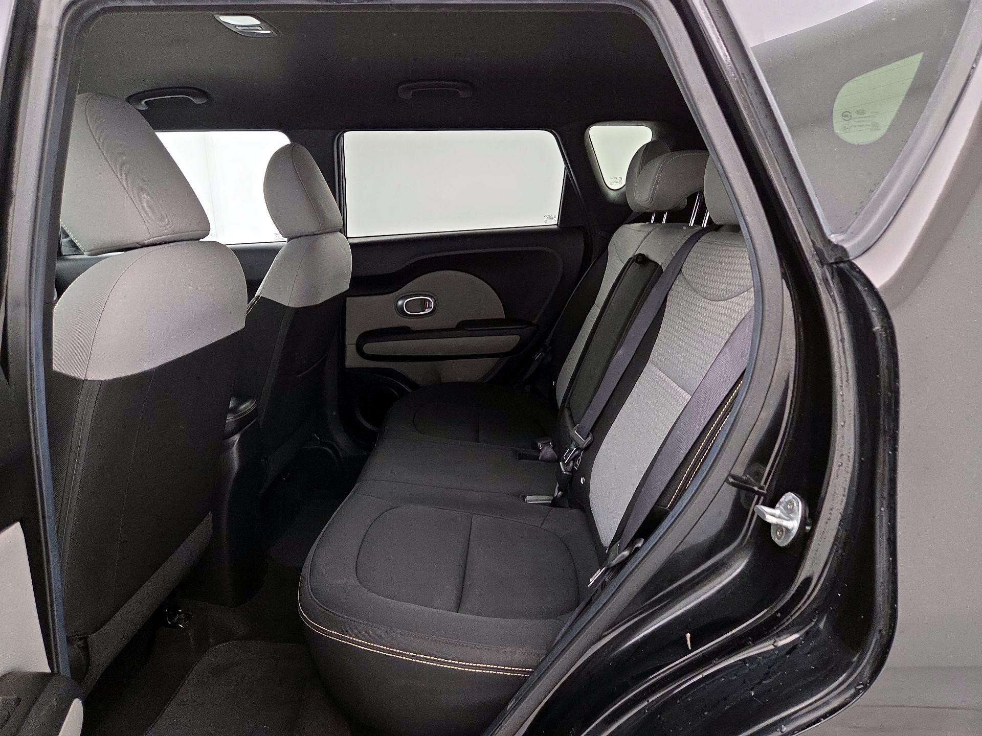 Thumbnail: 2015 Kia Soul - 18