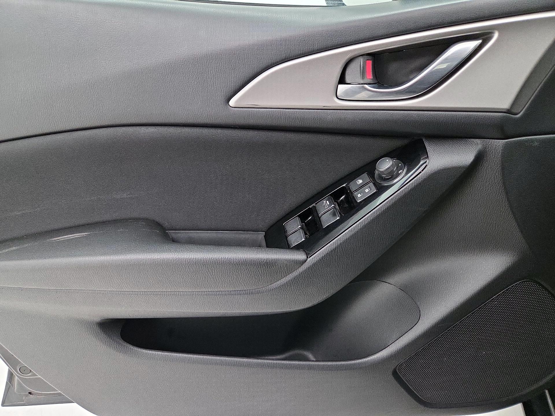 Thumbnail: 2017 Mazda Mazda3 - 12