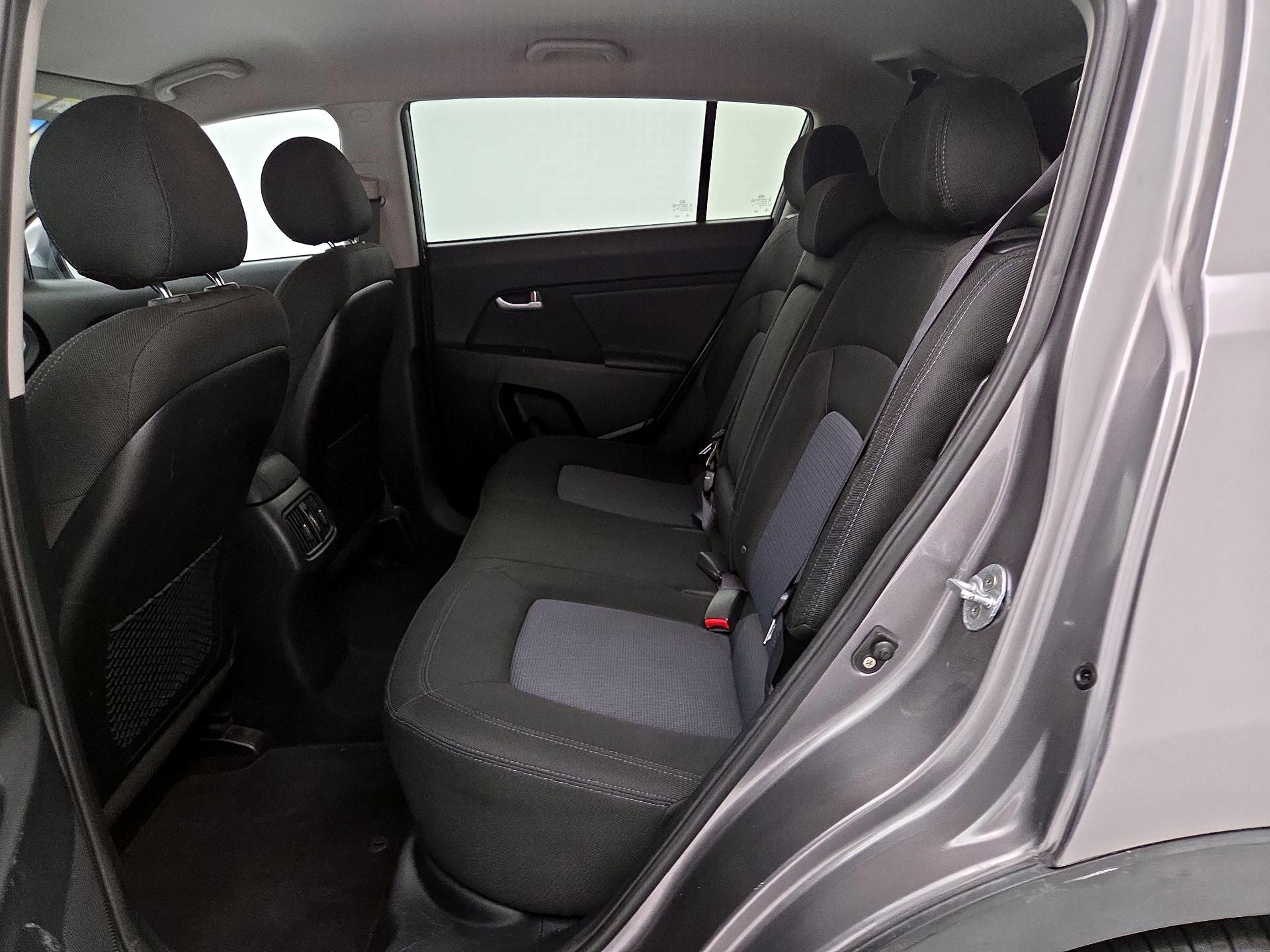 Thumbnail: 2016 Kia Sportage - 18