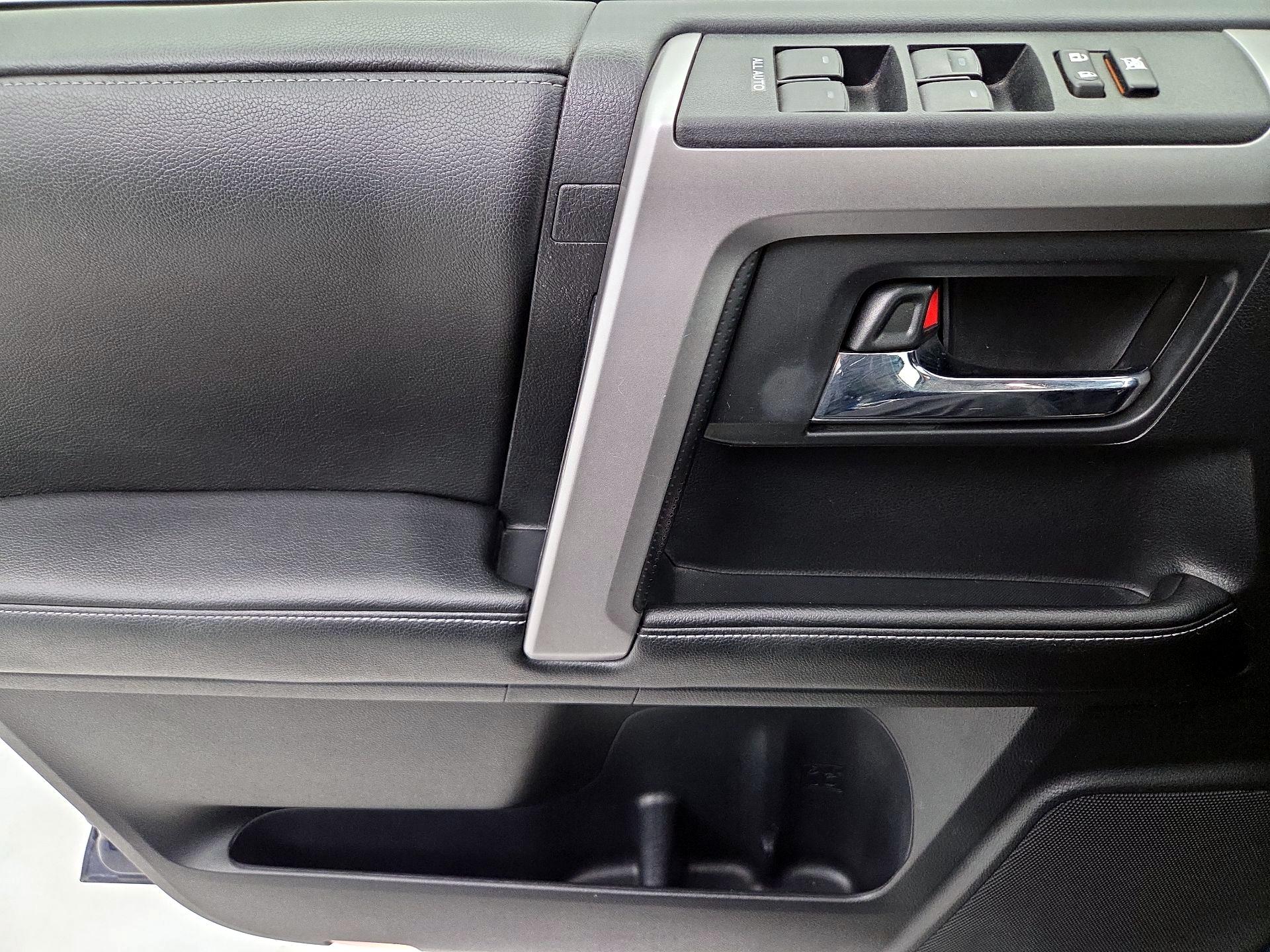 Thumbnail: 2014 Toyota 4Runner - 12