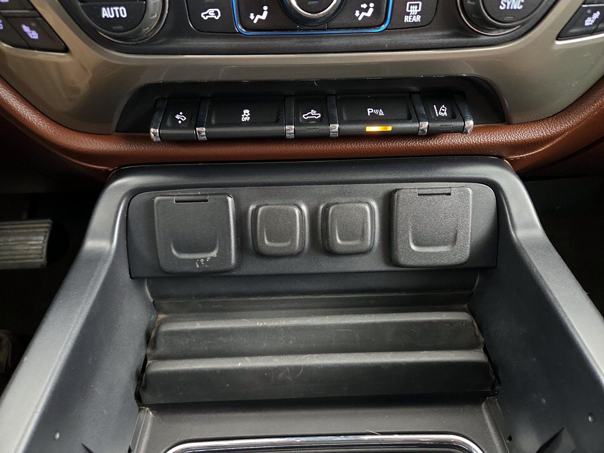 Thumbnail: 2015 Chevrolet Silverado 2500 - 19