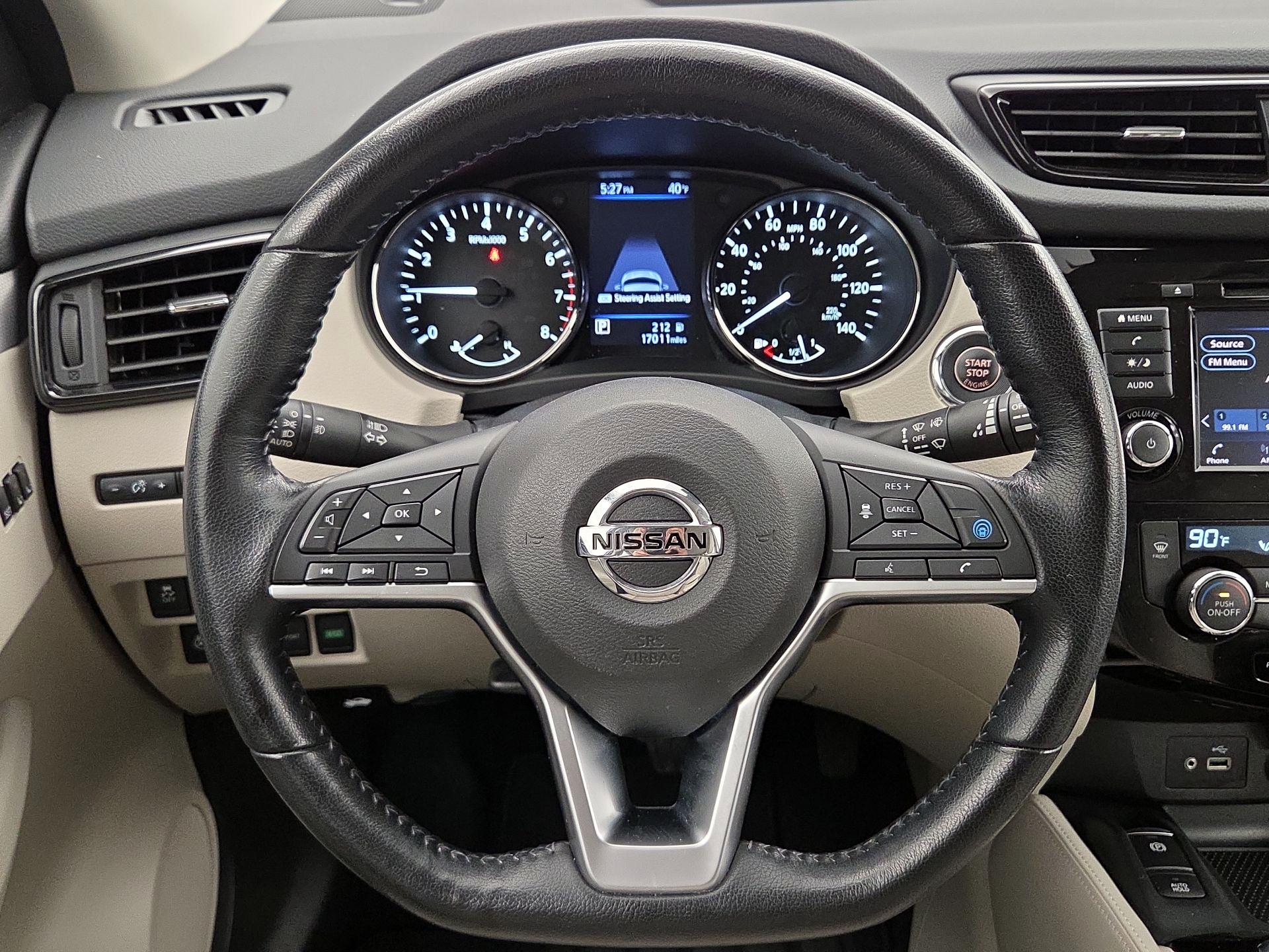 Thumbnail: 2020 Nissan Rogue Sport - 10