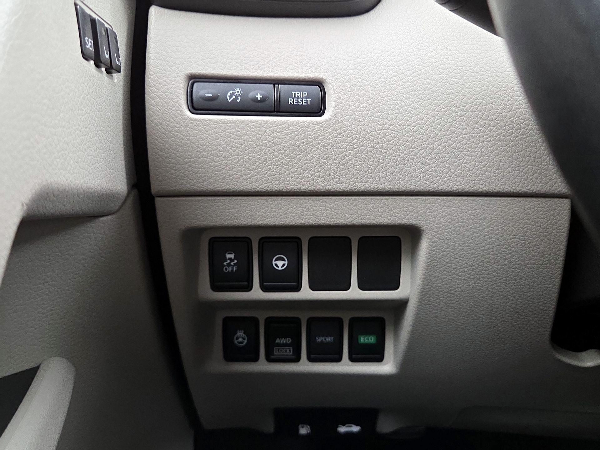 Thumbnail: 2020 Nissan Rogue Sport - 13