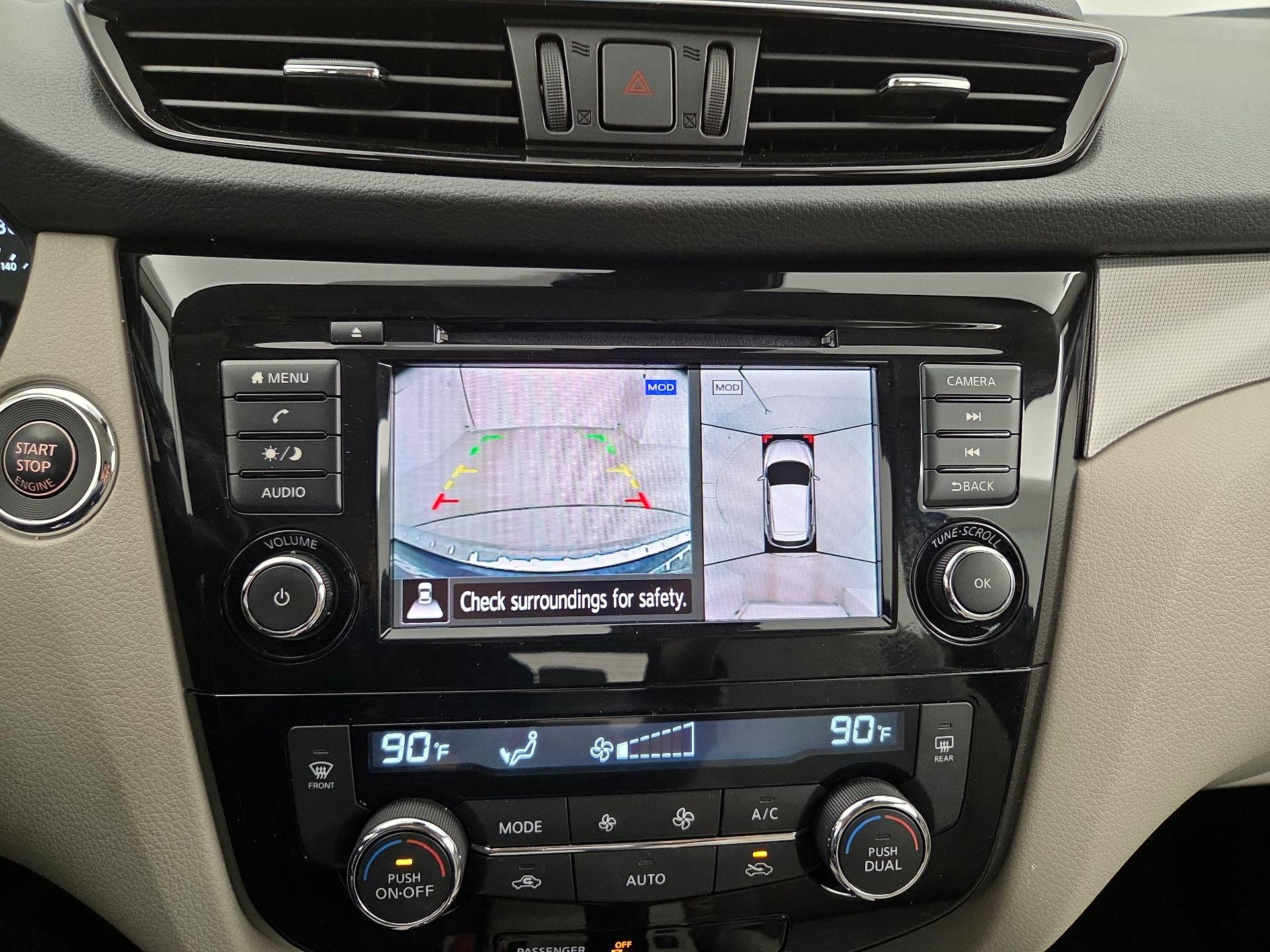 Thumbnail: 2020 Nissan Rogue Sport - 14