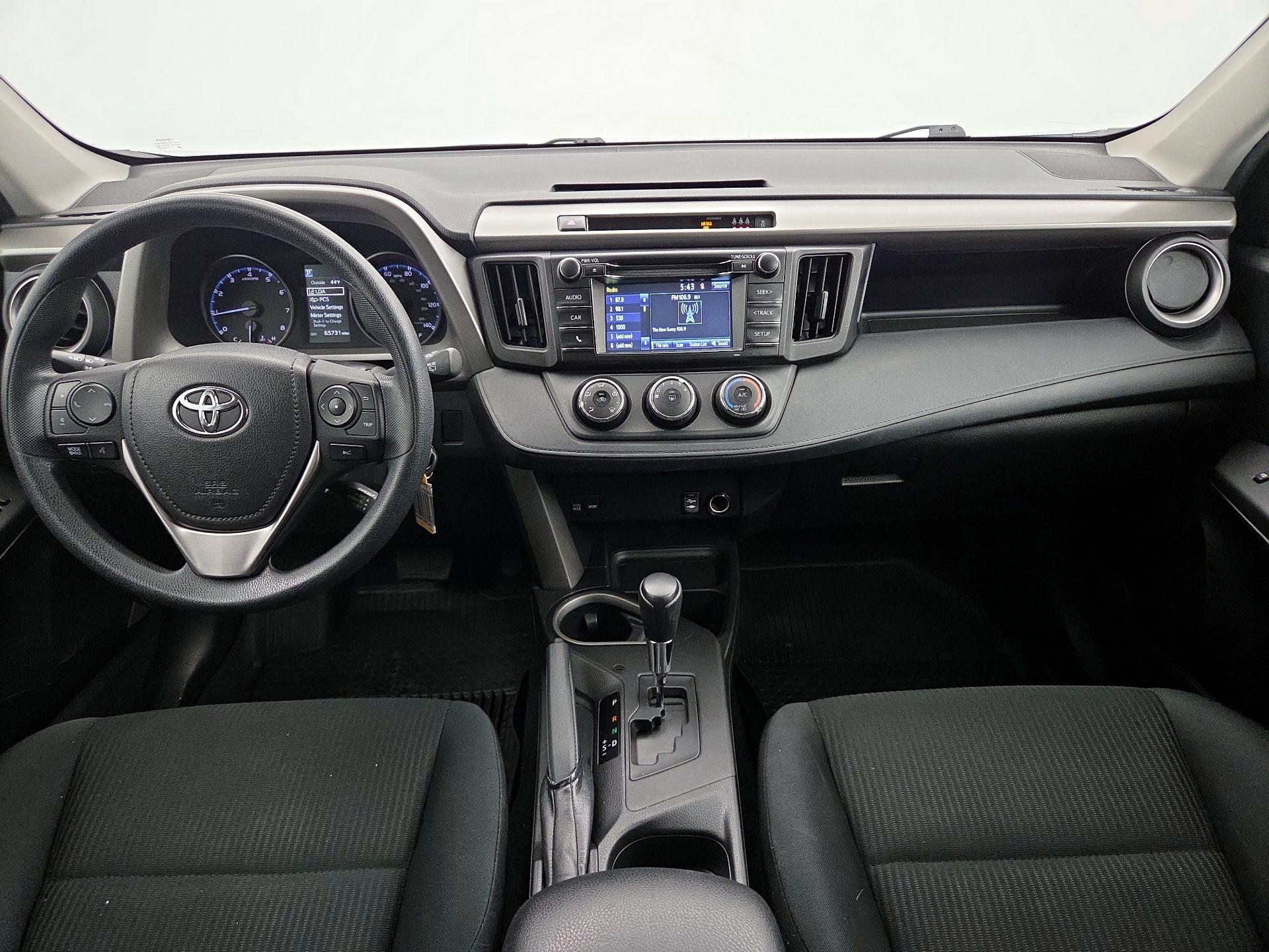 Thumbnail: 2017 Toyota RAV4 - 9