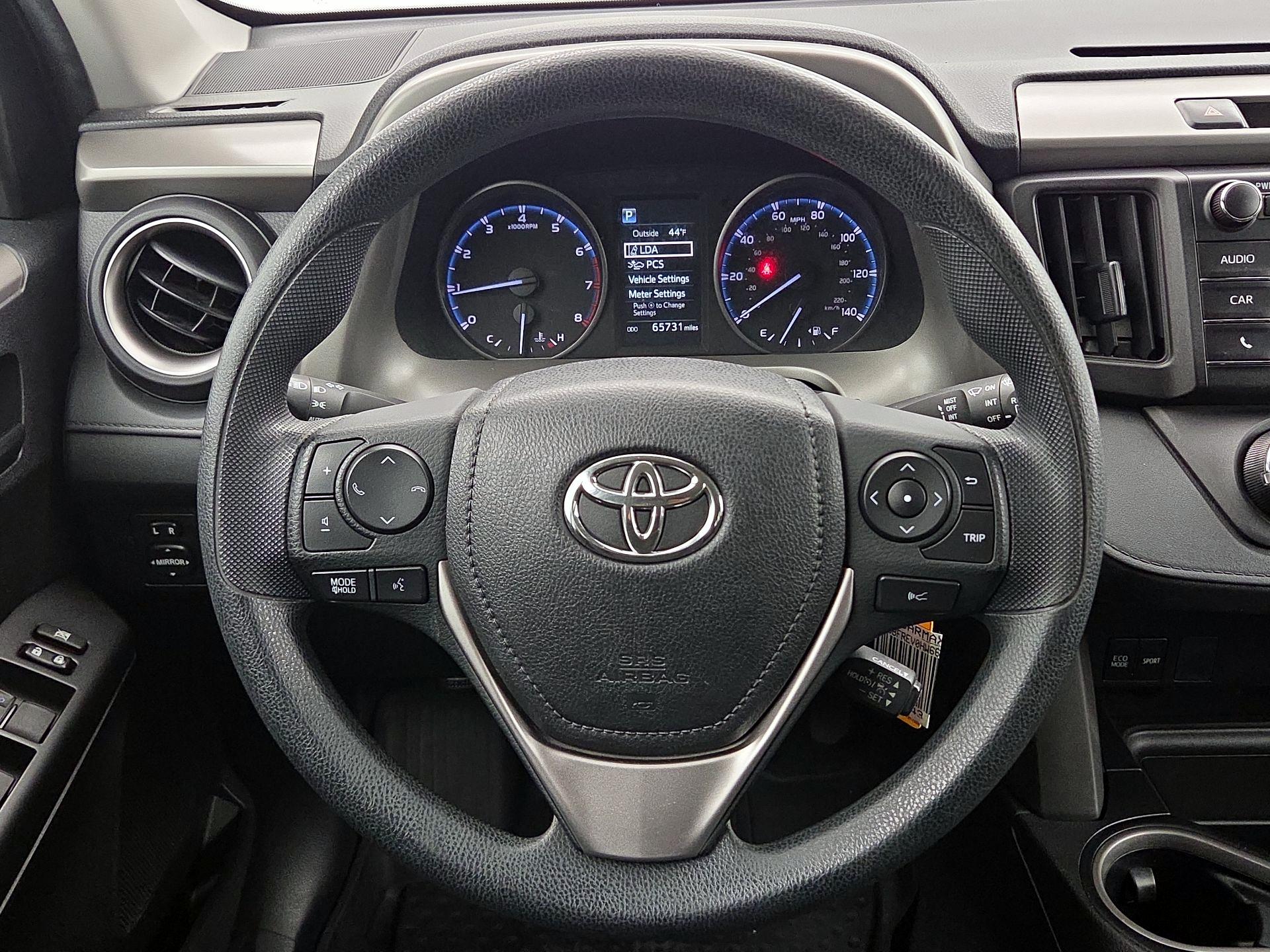 Thumbnail: 2017 Toyota RAV4 - 10