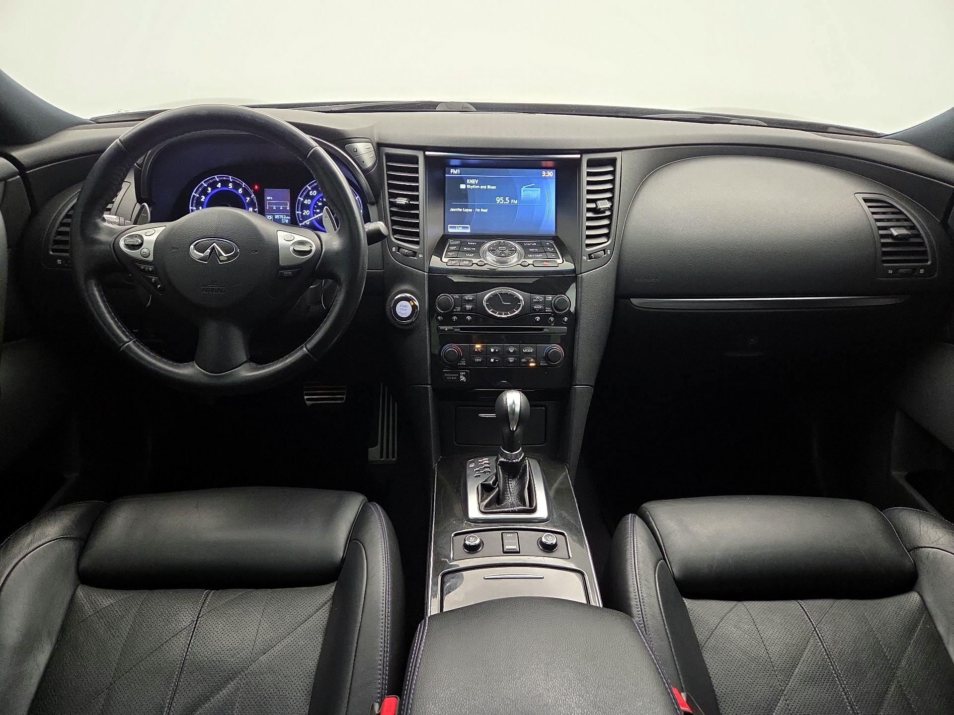 Thumbnail: 2017 INFINITI QX70 - 9