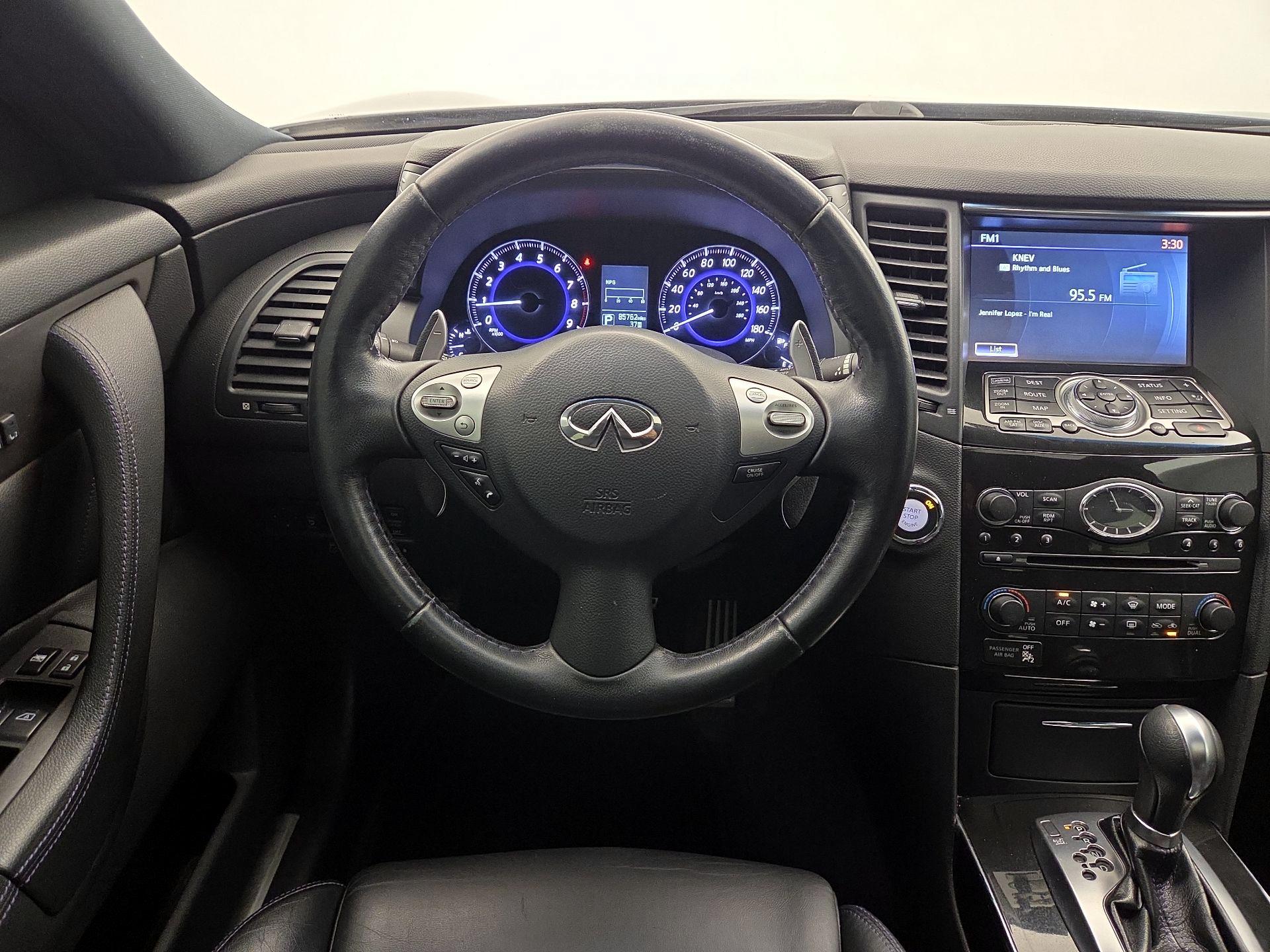 Thumbnail: 2017 INFINITI QX70 - 10