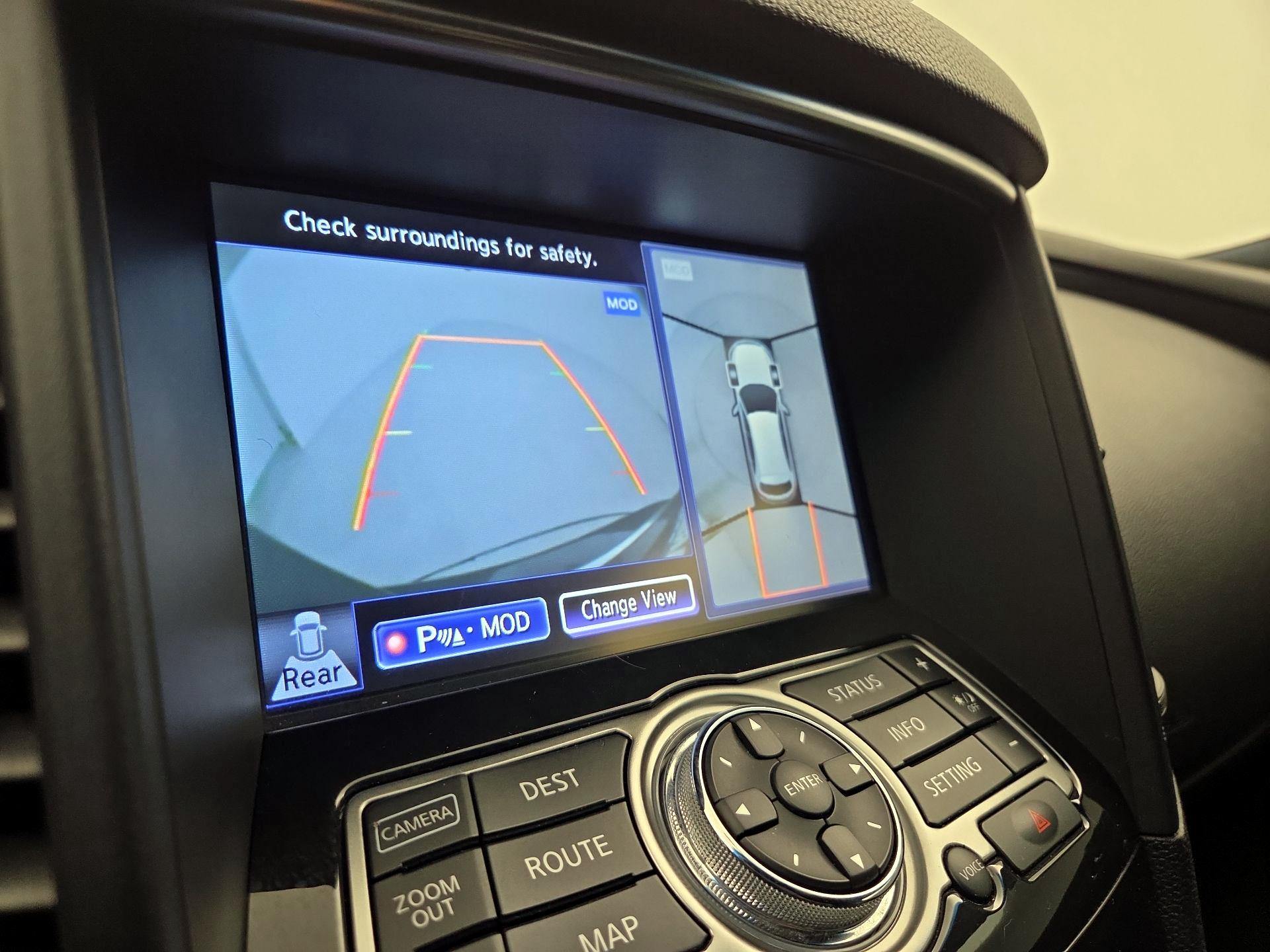 Thumbnail: 2017 INFINITI QX70 - 14