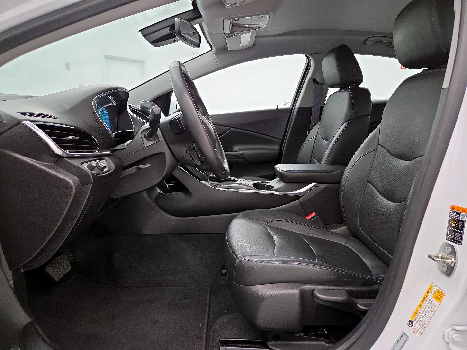 Thumbnail: 2017 Chevrolet Volt - 11