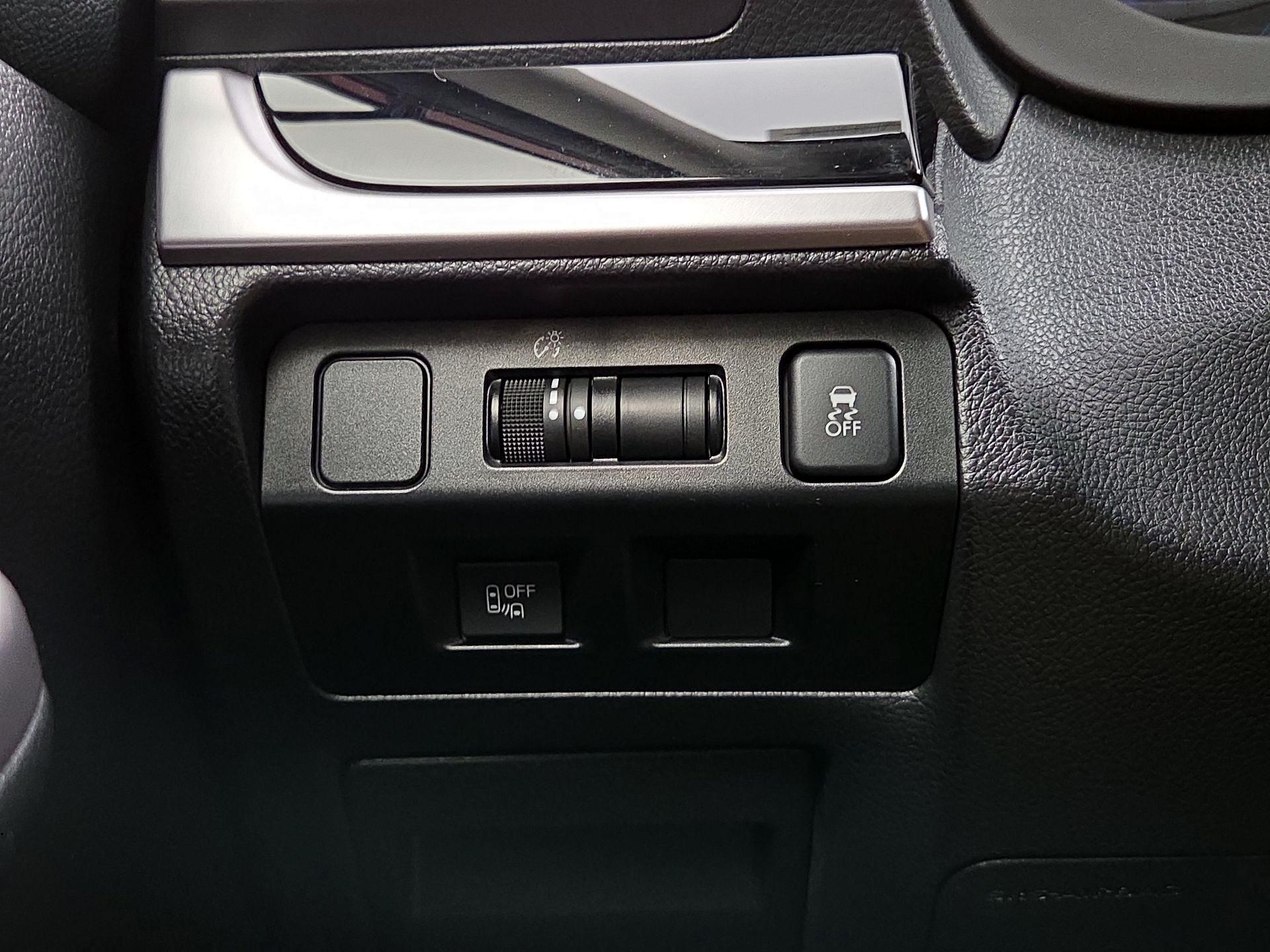 Thumbnail: 2016 Subaru XV Crosstrek - 13