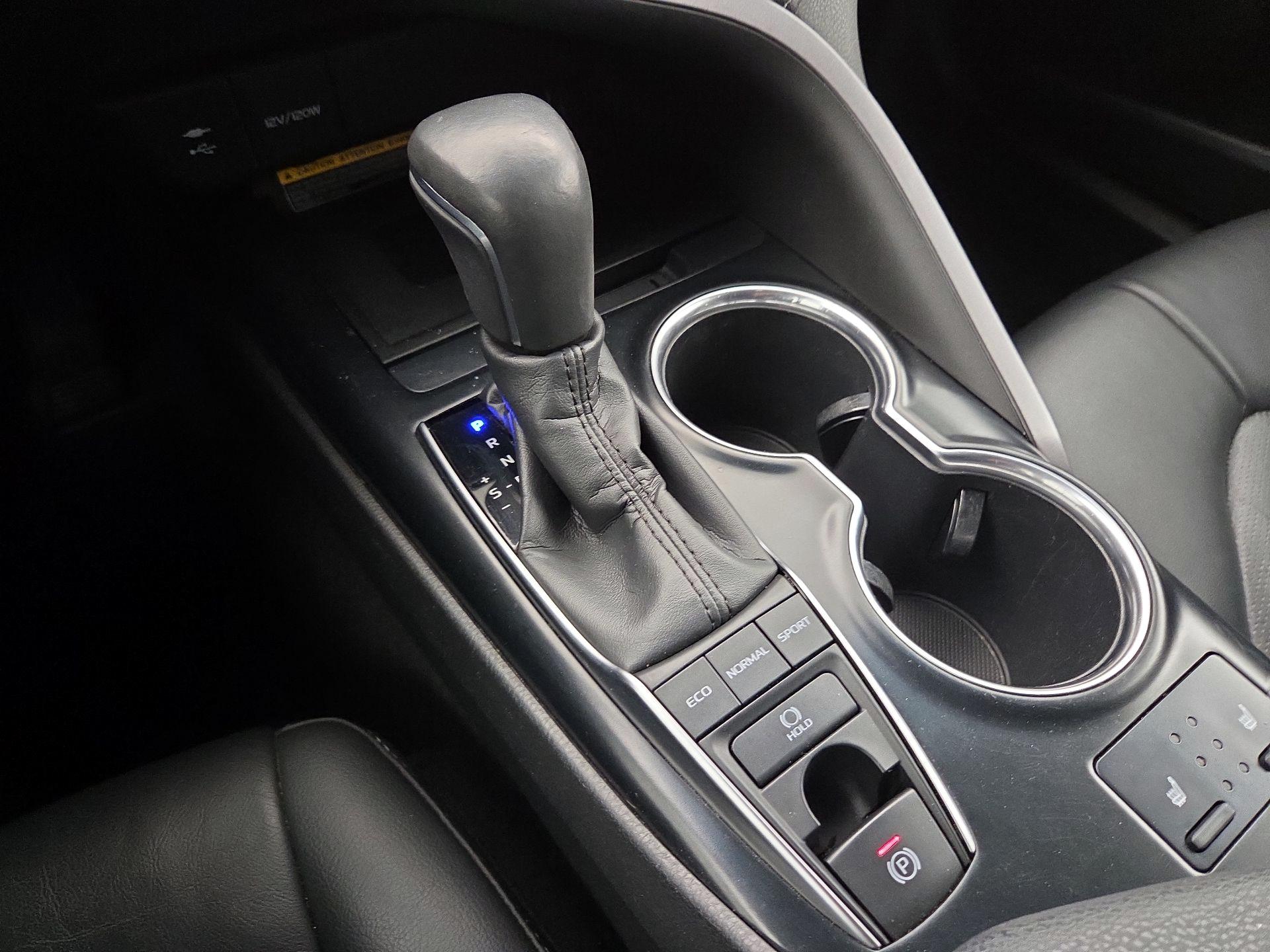 Thumbnail: 2018 Toyota Camry - 17