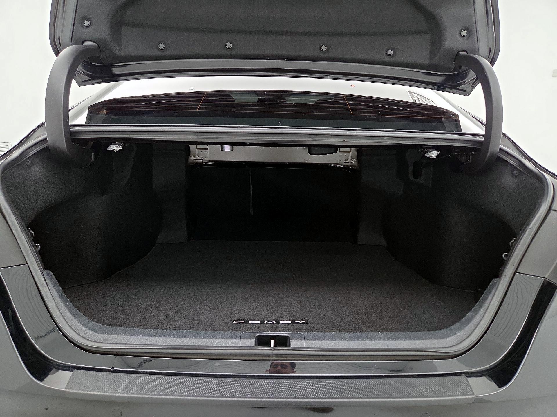 Thumbnail: 2018 Toyota Camry - 20