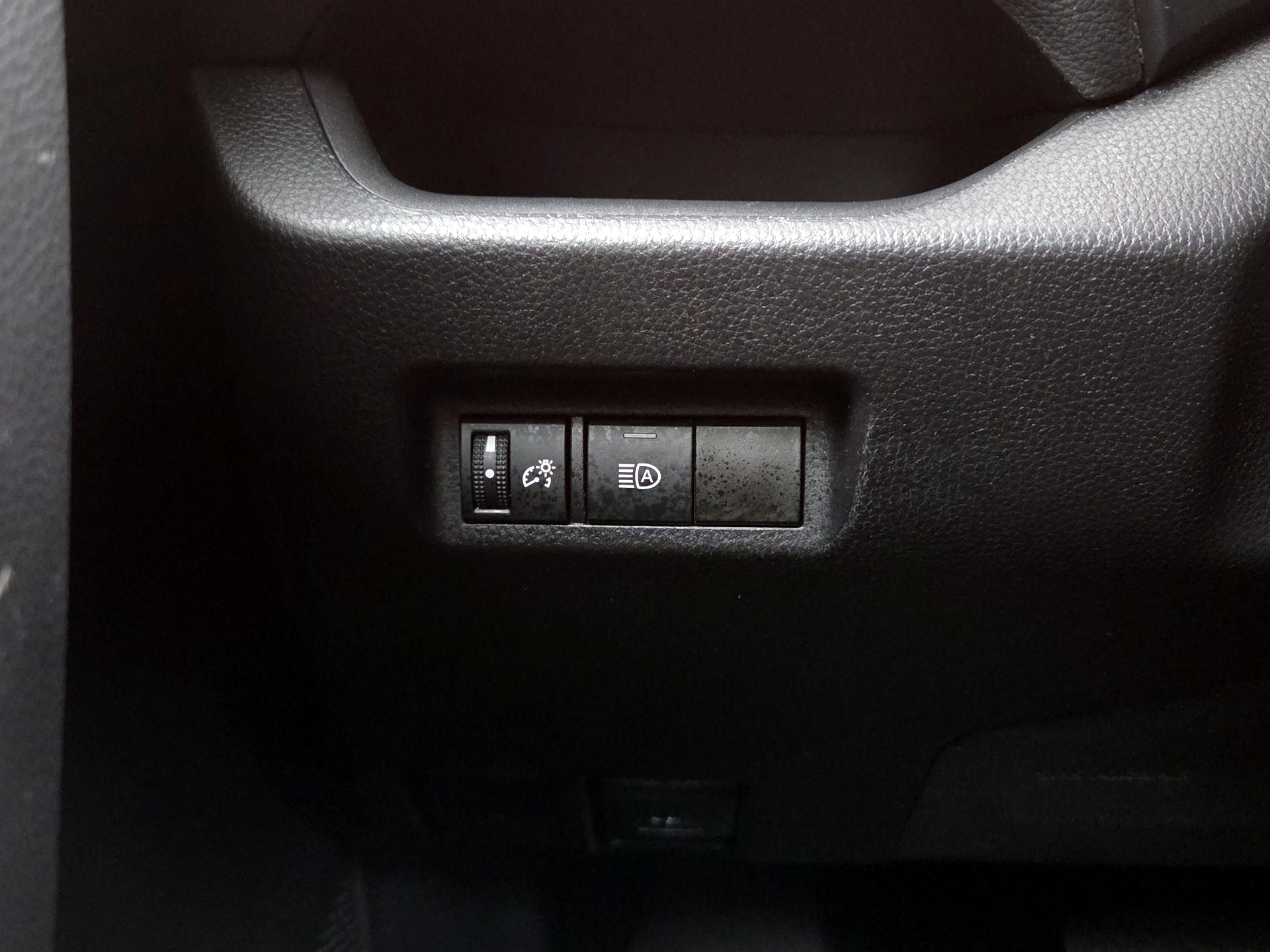 Thumbnail: 2021 Toyota RAV4 - 13