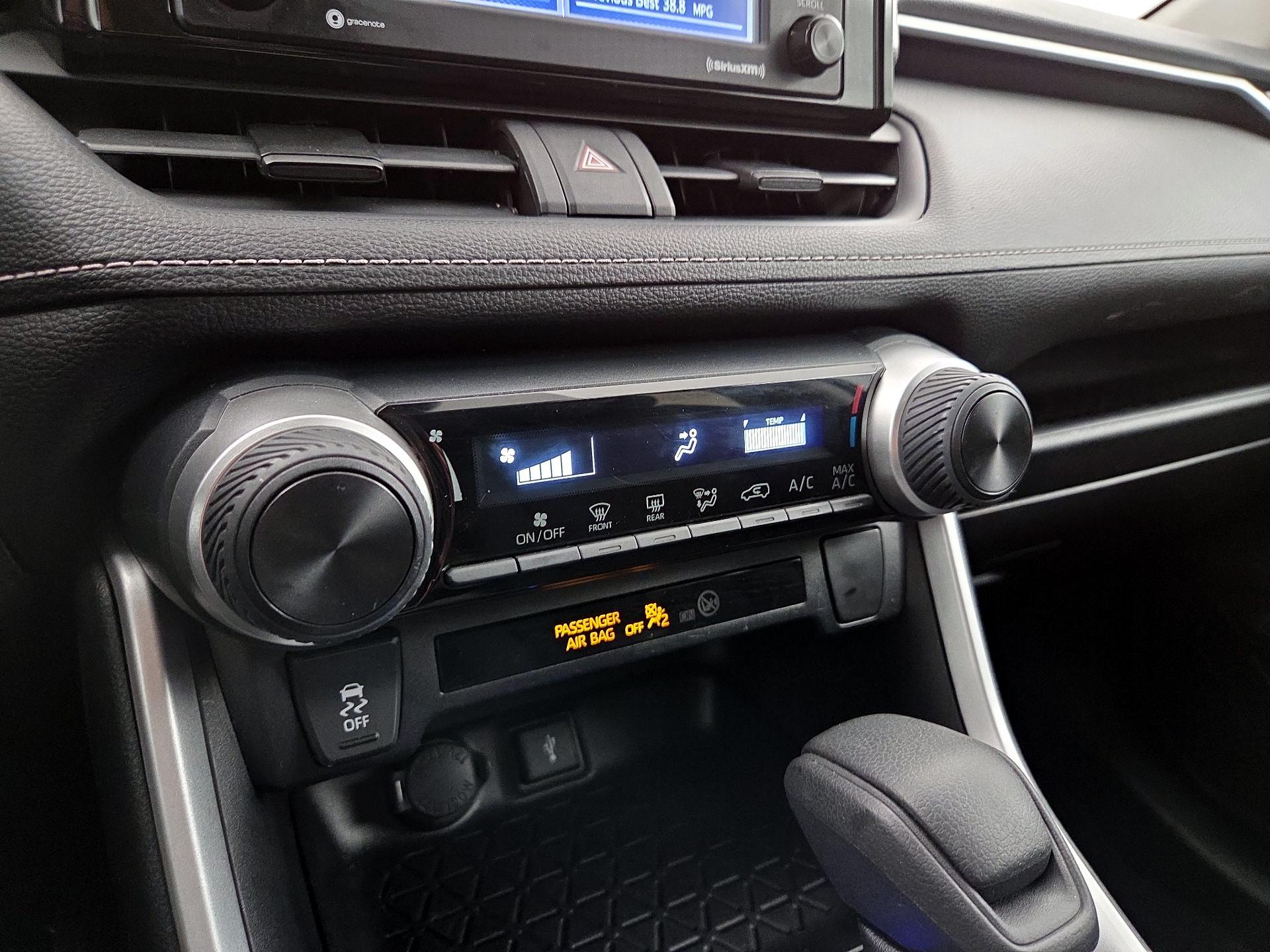 Thumbnail: 2021 Toyota RAV4 - 16