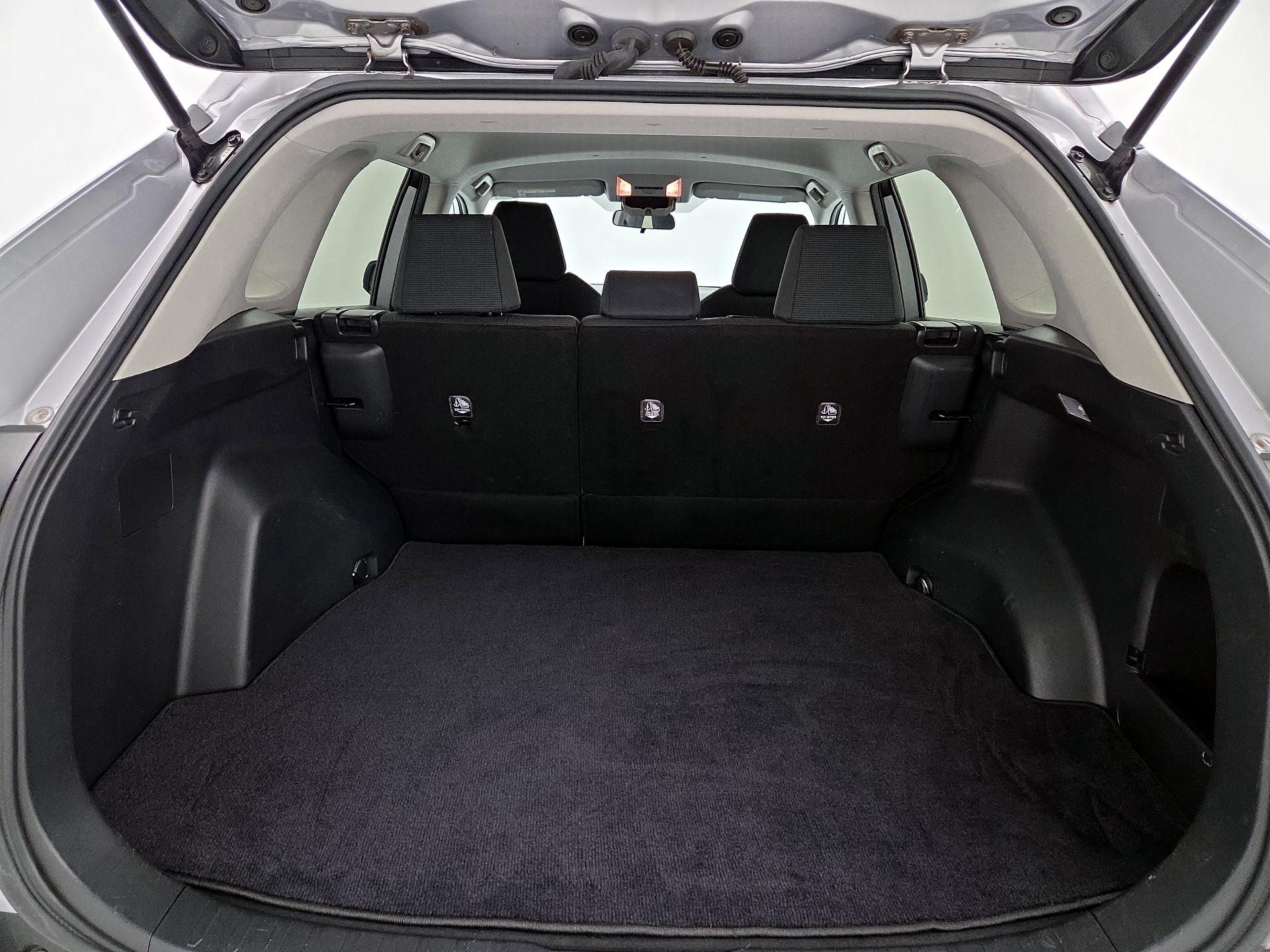 Thumbnail: 2021 Toyota RAV4 - 20