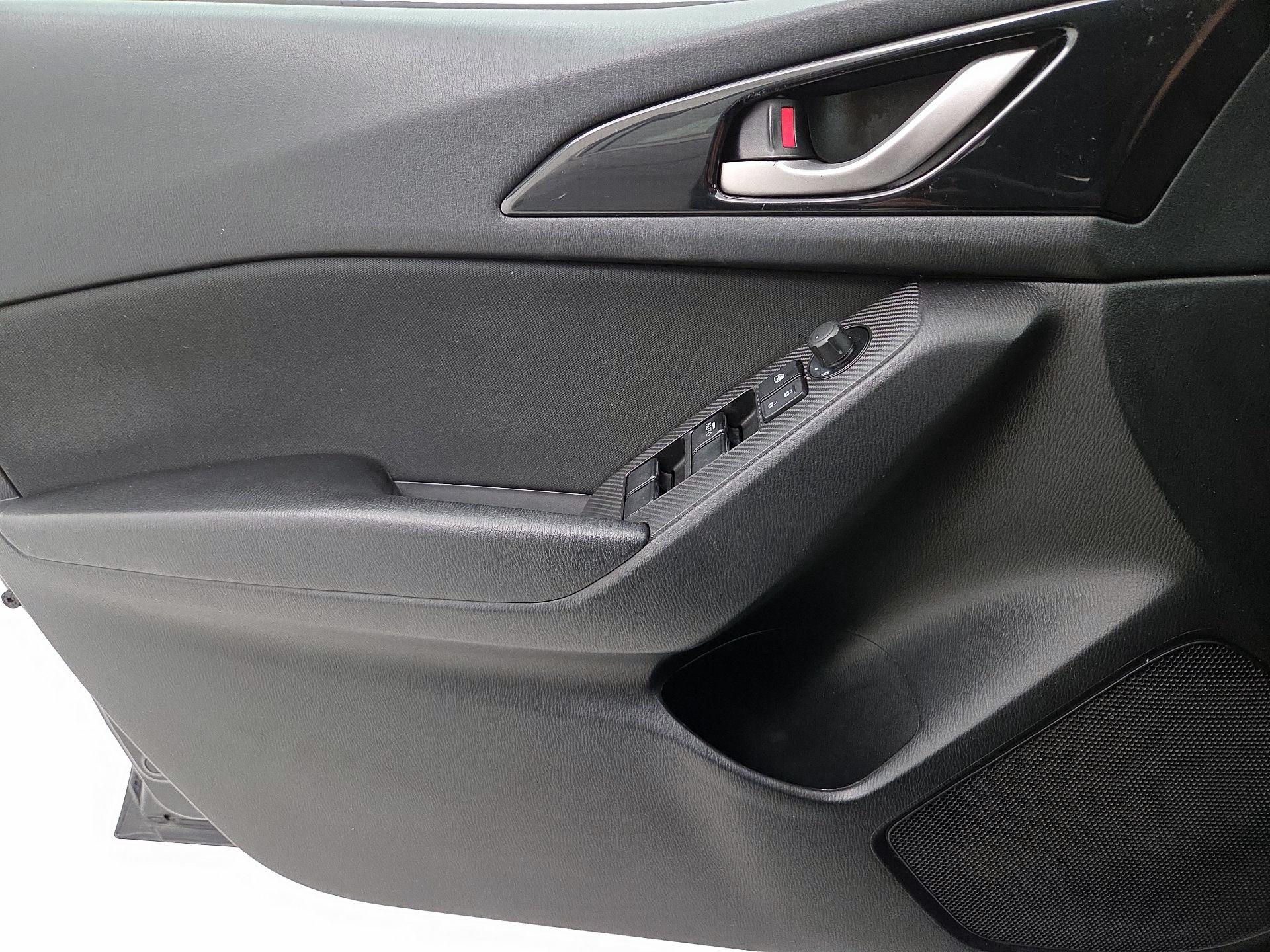 Thumbnail: 2016 Mazda Mazda3 - 12