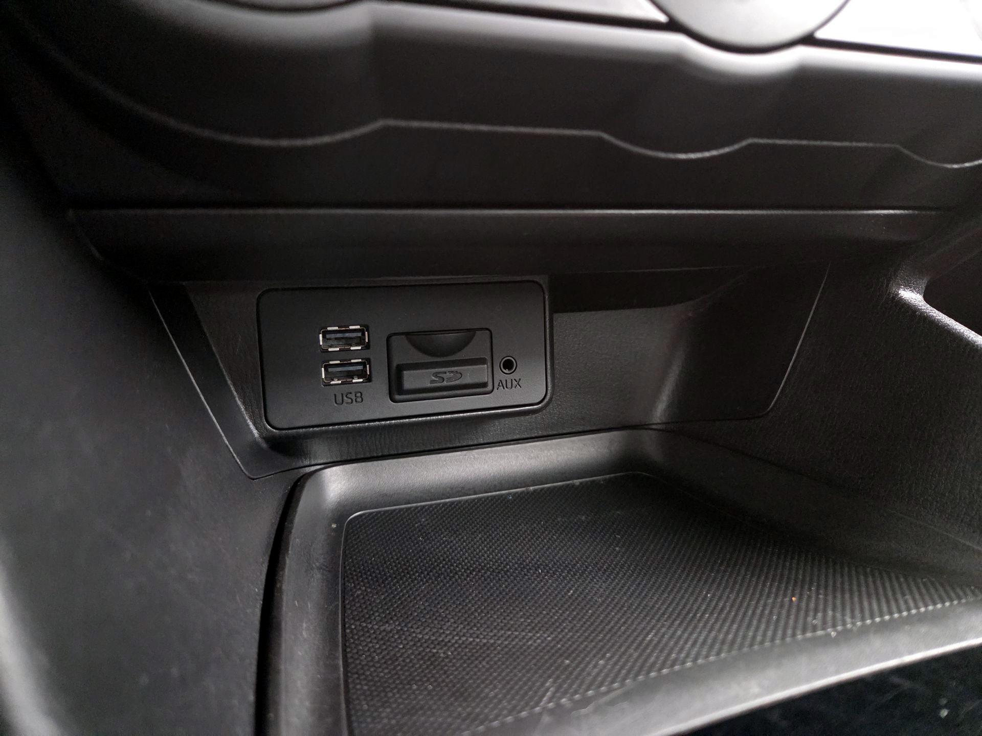 Thumbnail: 2016 Mazda Mazda3 - 18