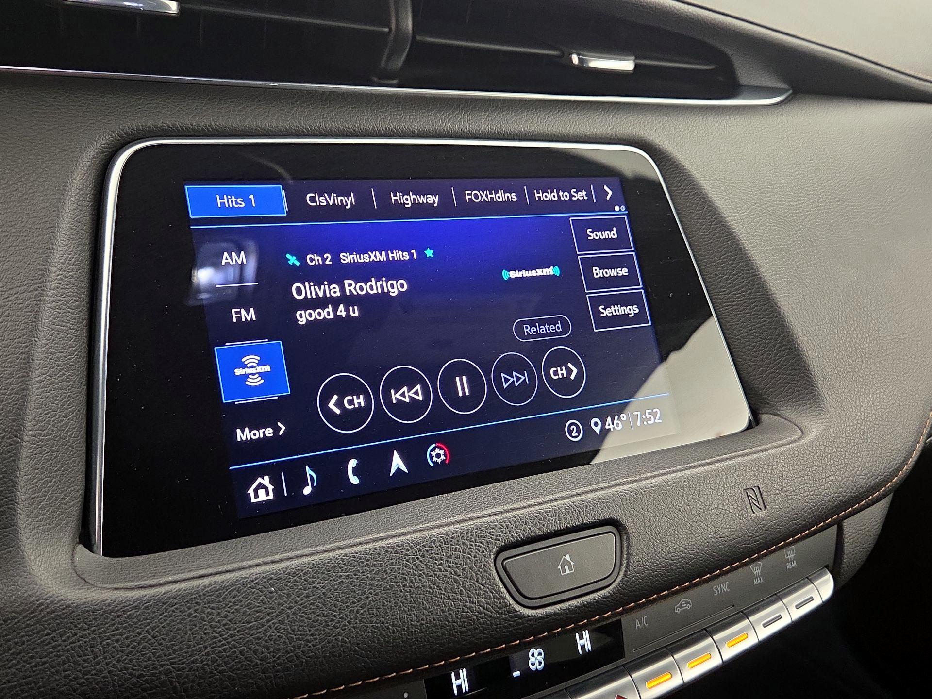 Thumbnail: 2020 Cadillac XT4 - 16