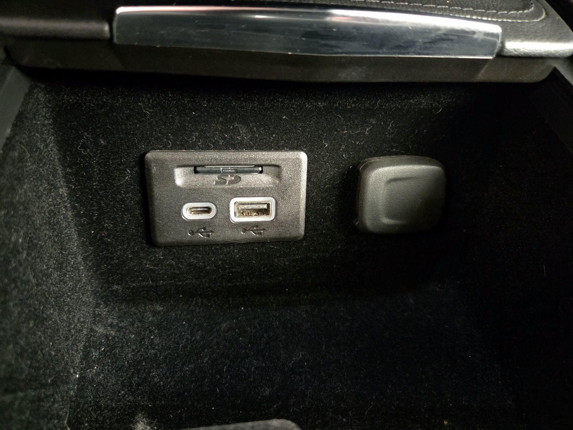 Thumbnail: 2020 Cadillac XT4 - 19