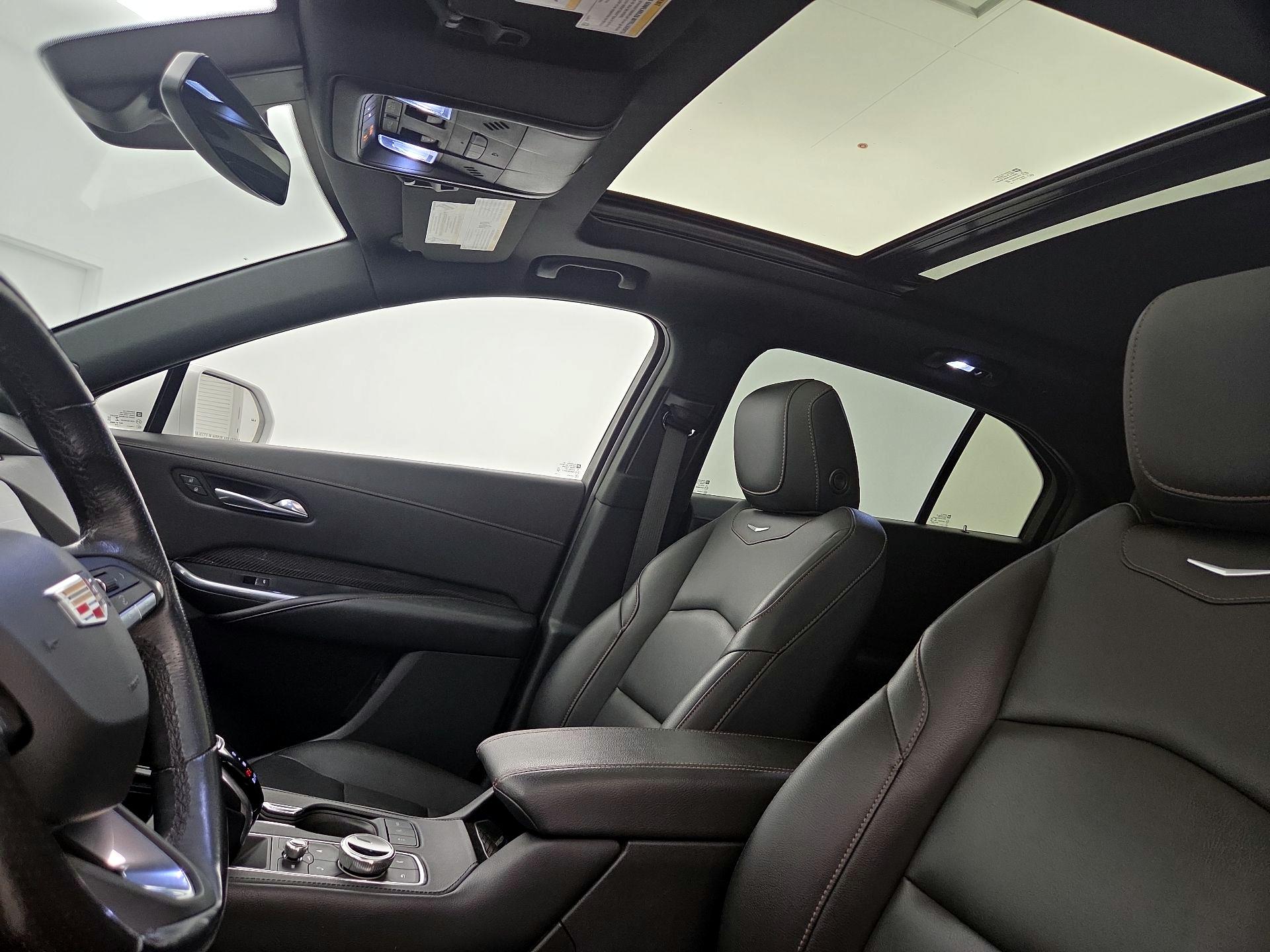 Thumbnail: 2020 Cadillac XT4 - 20