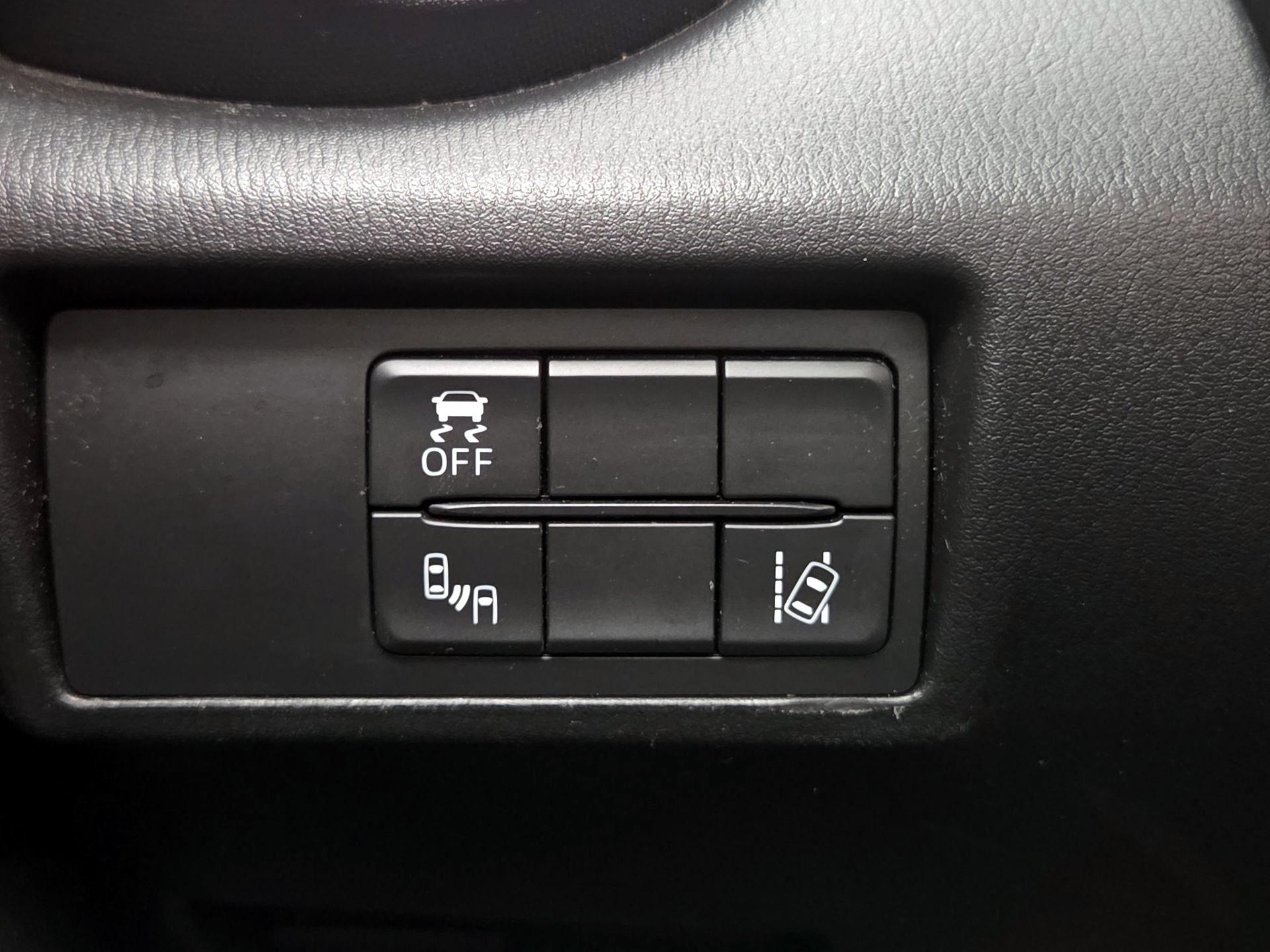 Thumbnail: 2018 Mazda MX-5 Miata - 13