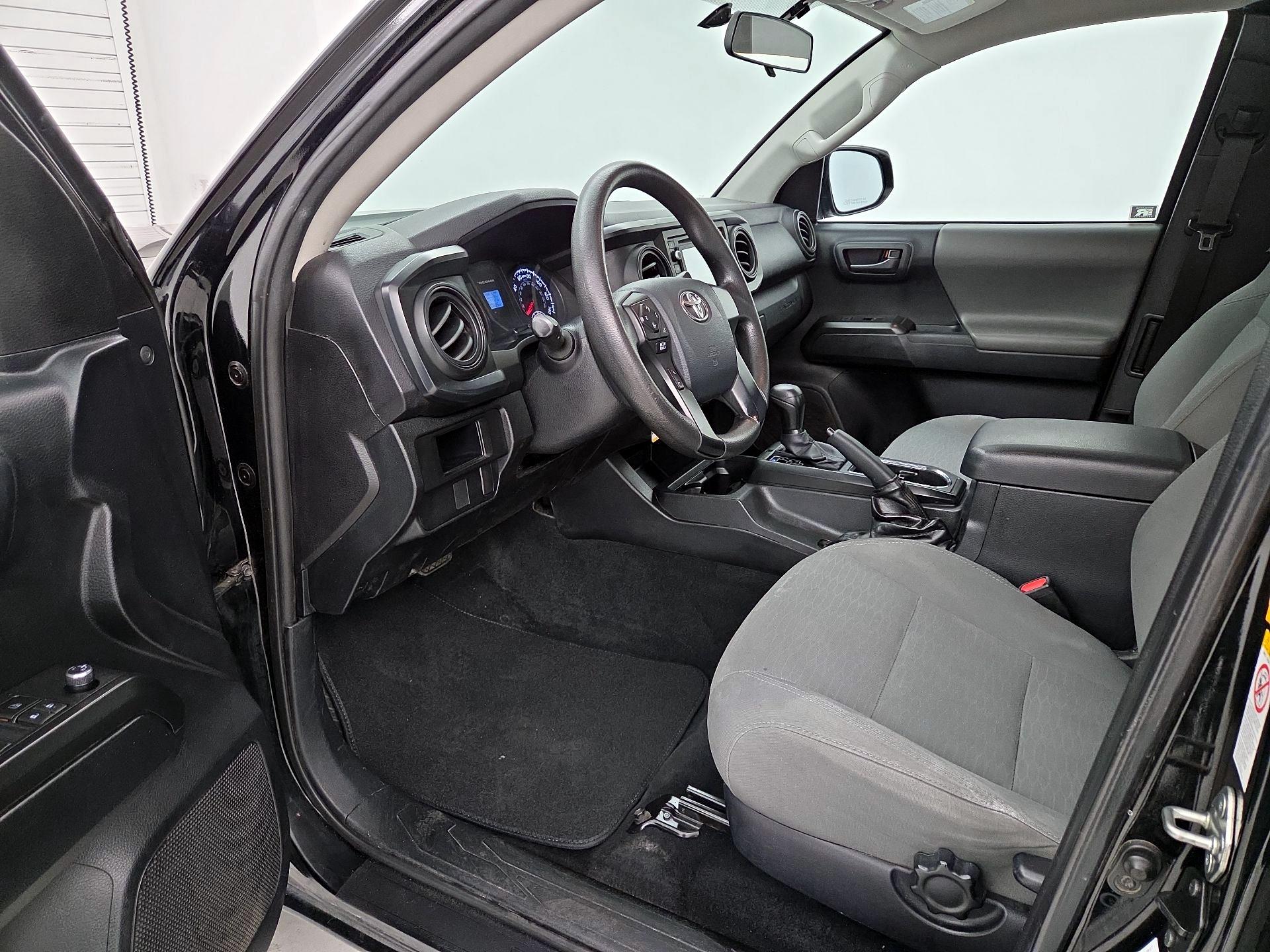 Thumbnail: 2017 Toyota Tacoma - 11