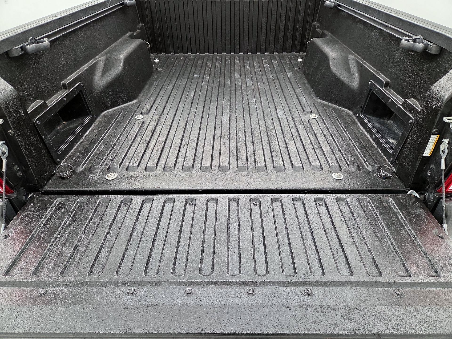 Thumbnail: 2017 Toyota Tacoma - 19