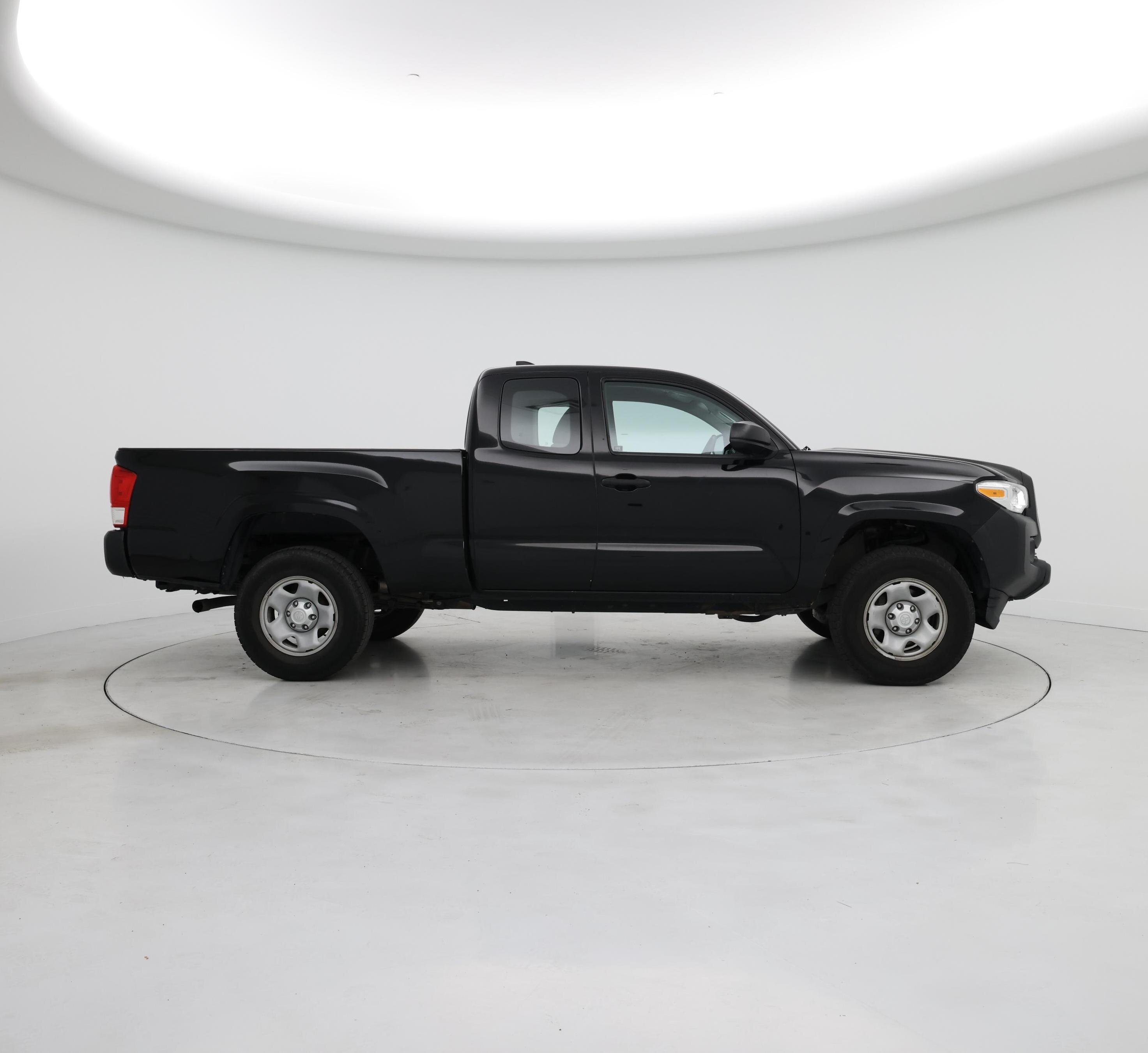 Thumbnail: 2017 Toyota Tacoma - 7