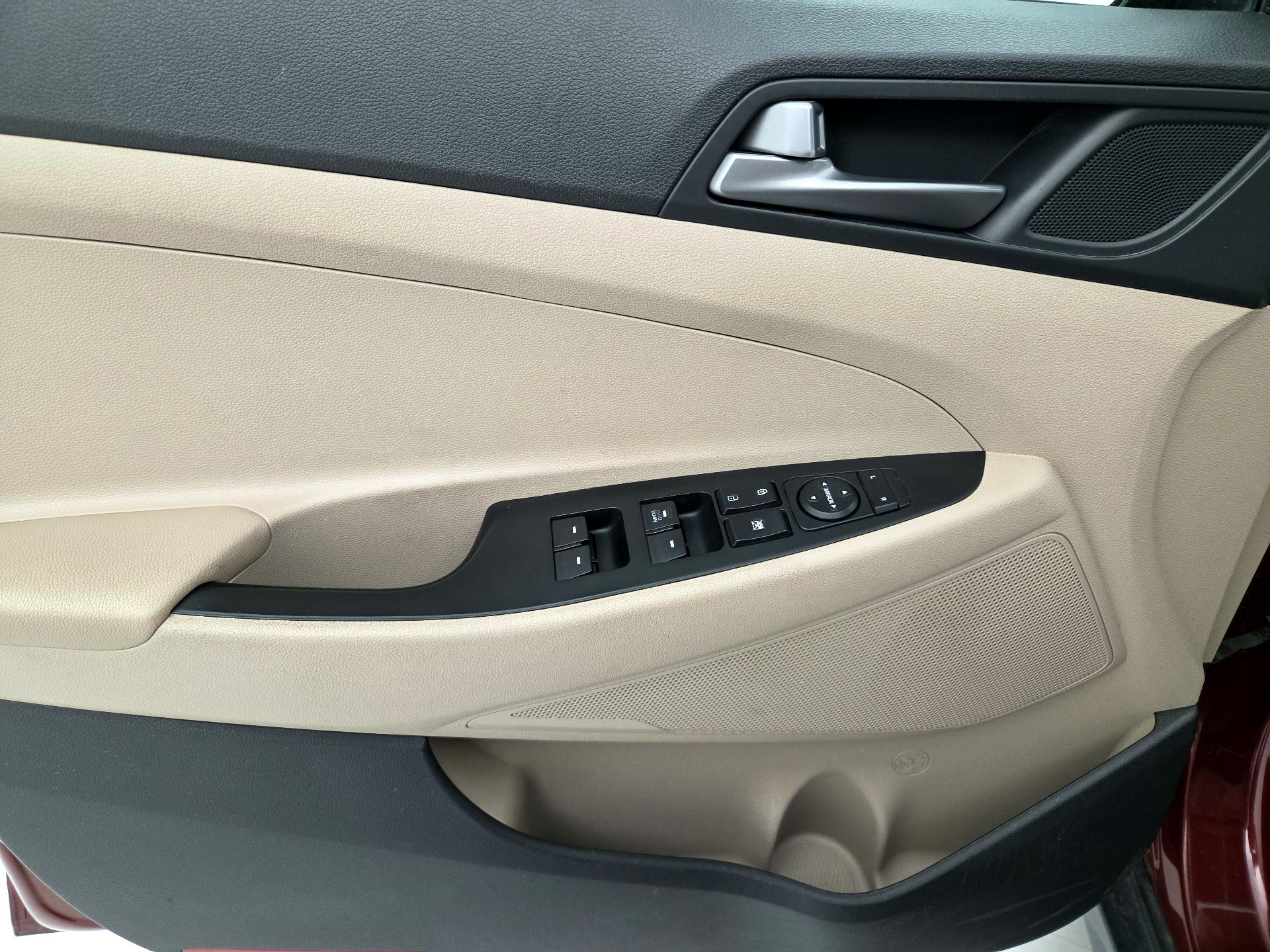 Thumbnail: 2017 Hyundai Tucson - 12