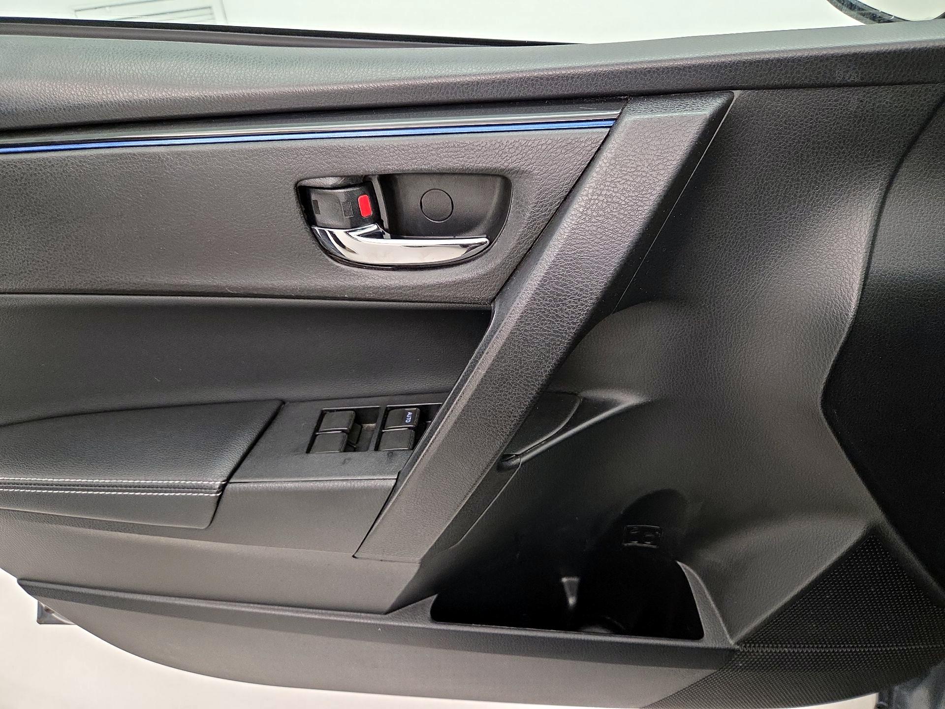 Thumbnail: 2017 Toyota Corolla - 12