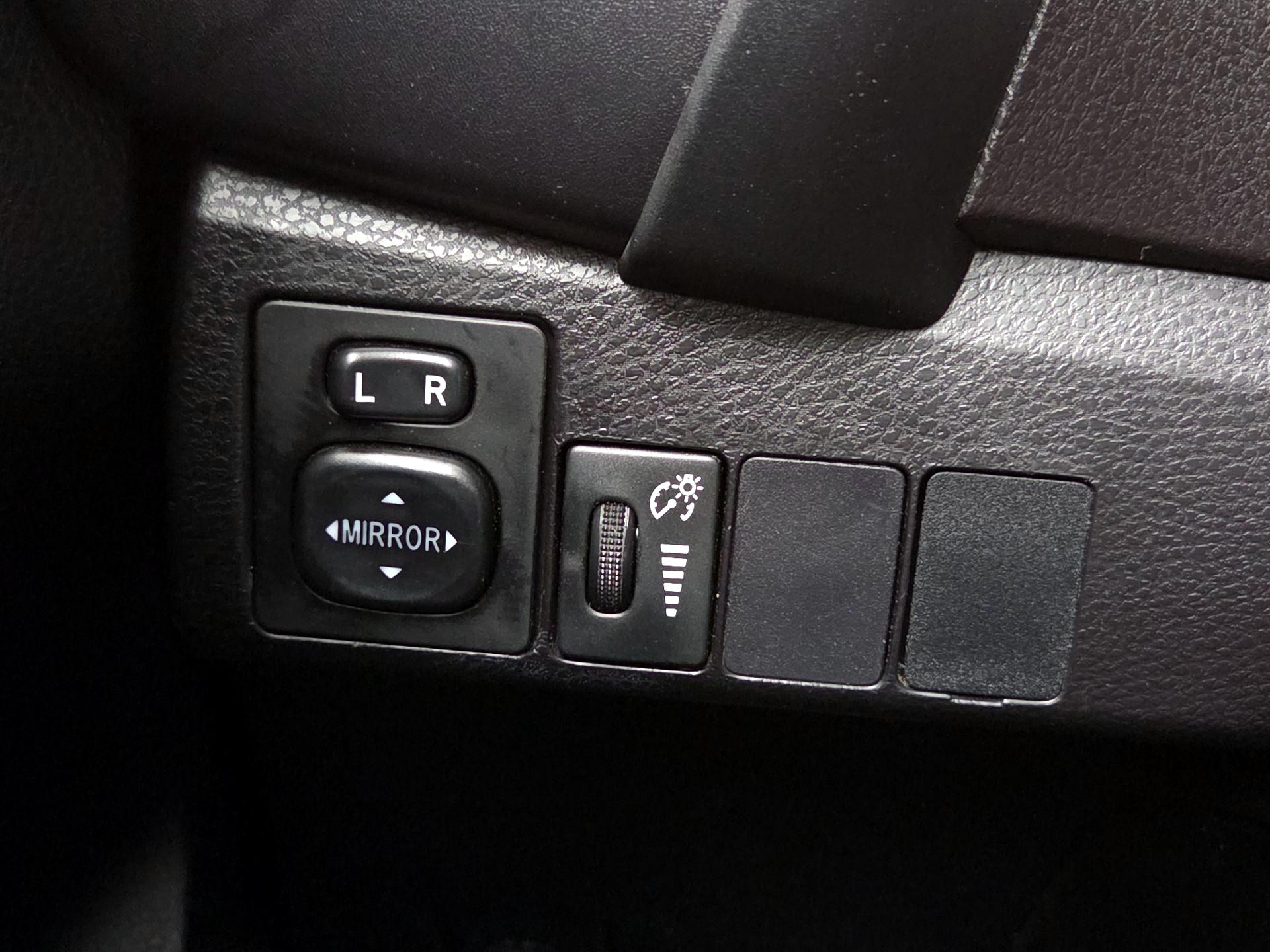 Thumbnail: 2017 Toyota Corolla - 13