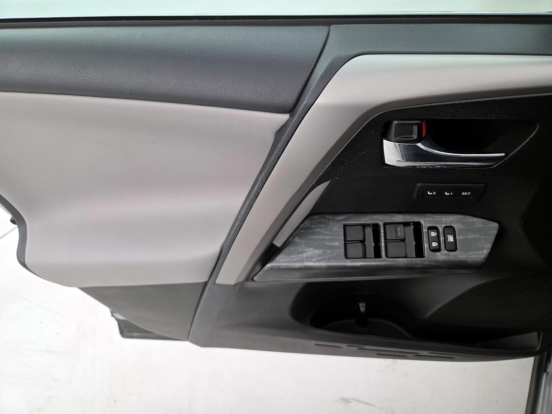 Thumbnail: 2017 Toyota RAV4 - 12