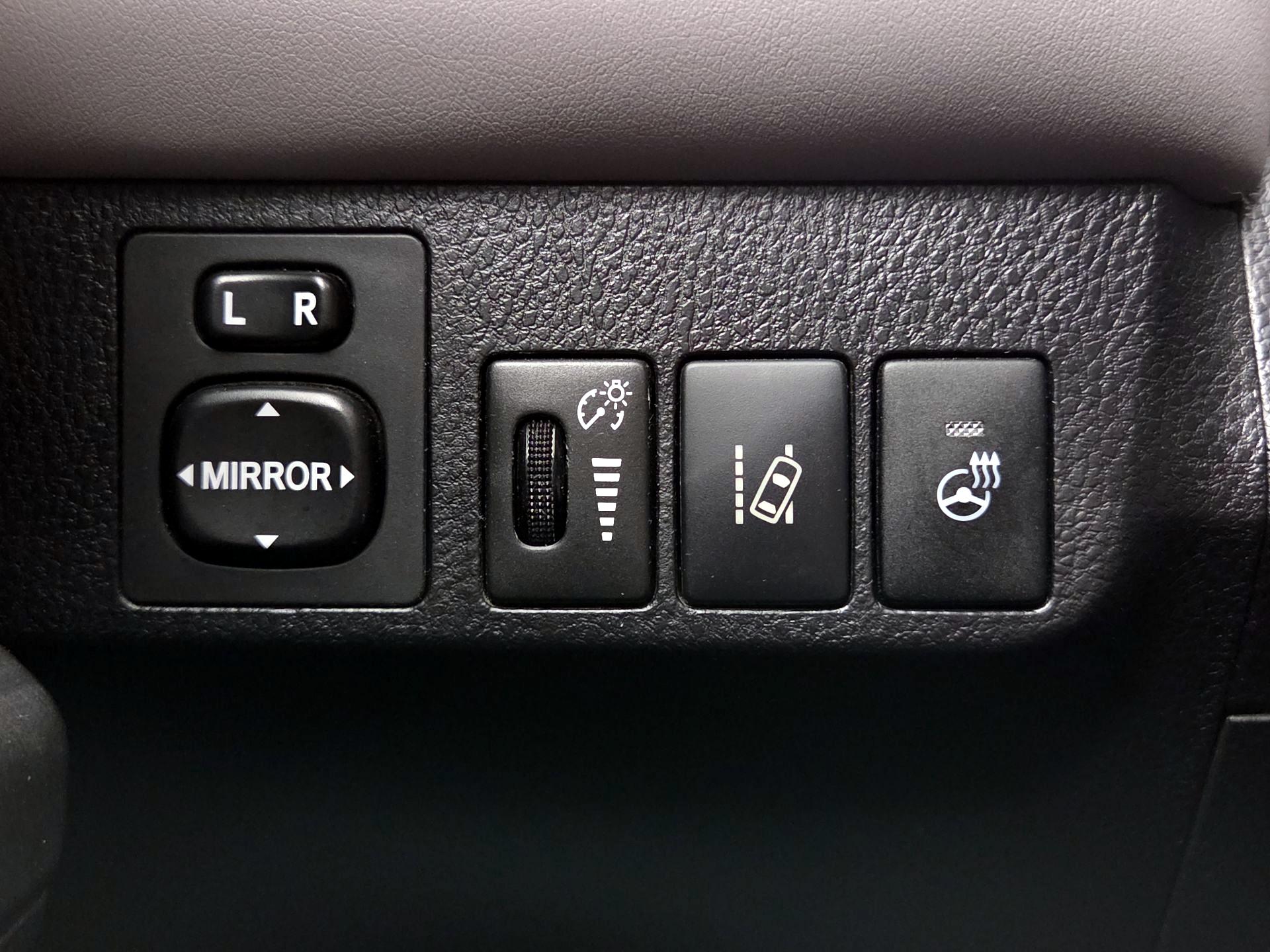 Thumbnail: 2017 Toyota RAV4 - 13