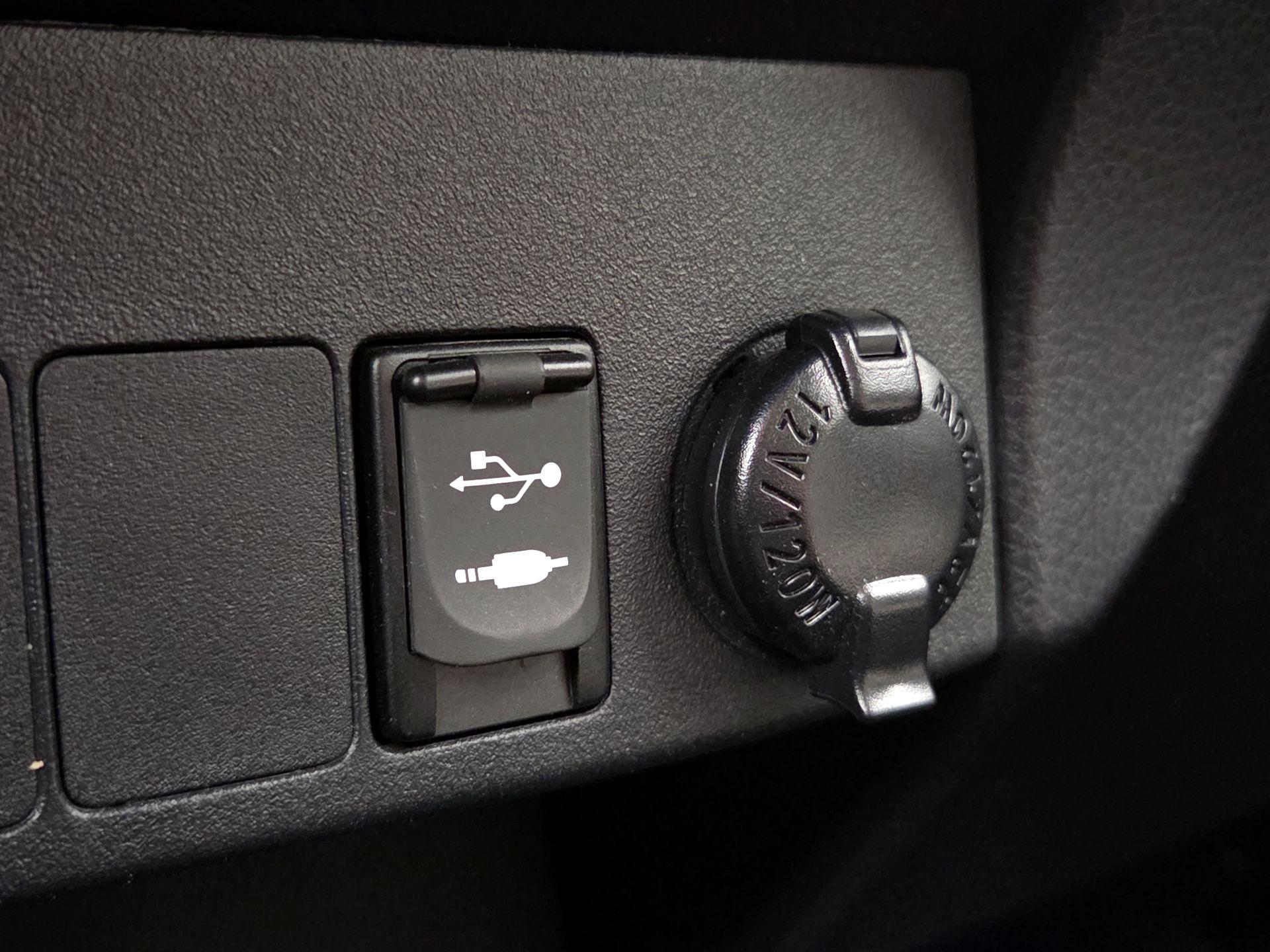 Thumbnail: 2017 Toyota RAV4 - 18