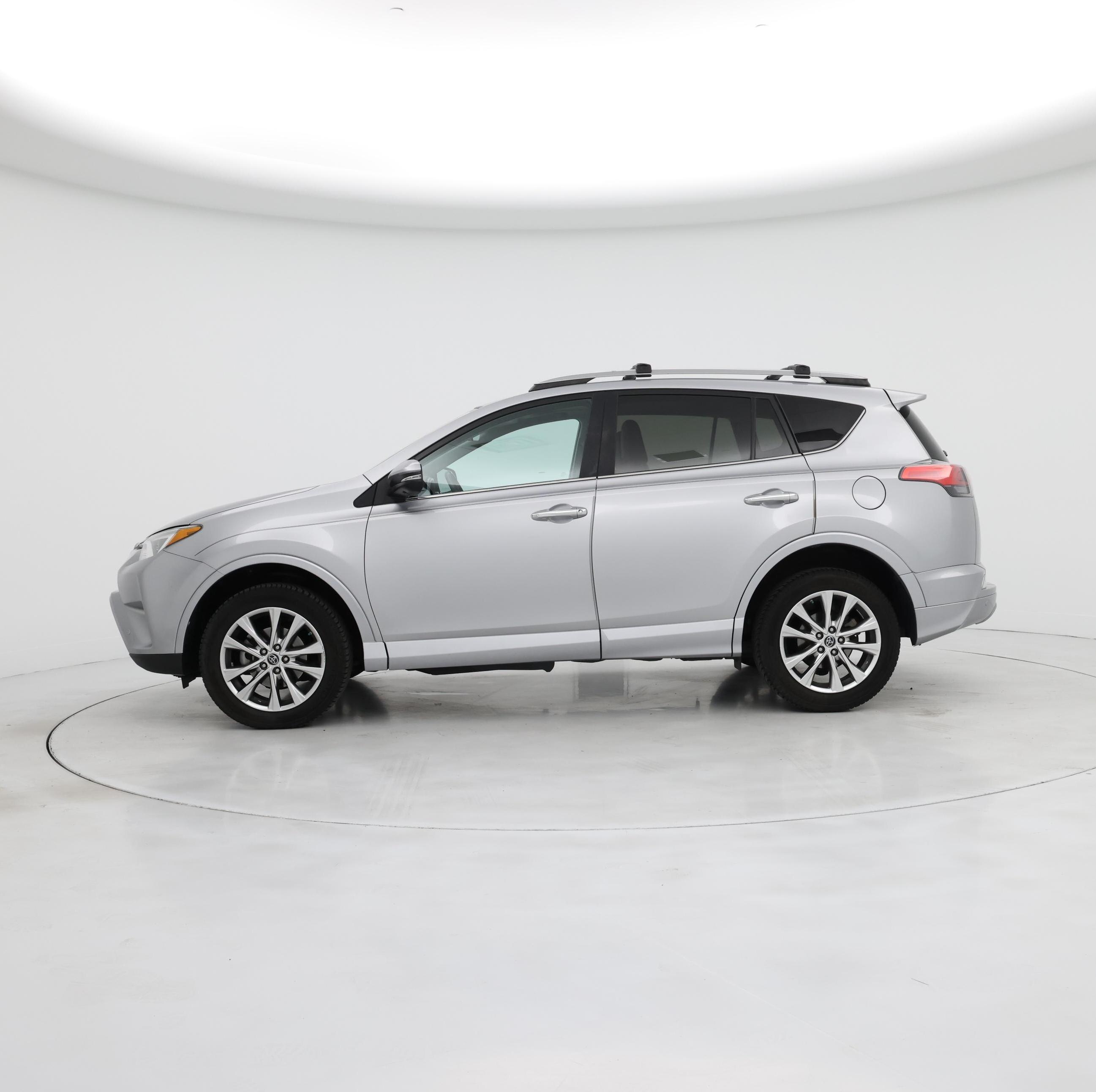 Thumbnail: 2017 Toyota RAV4 - 3