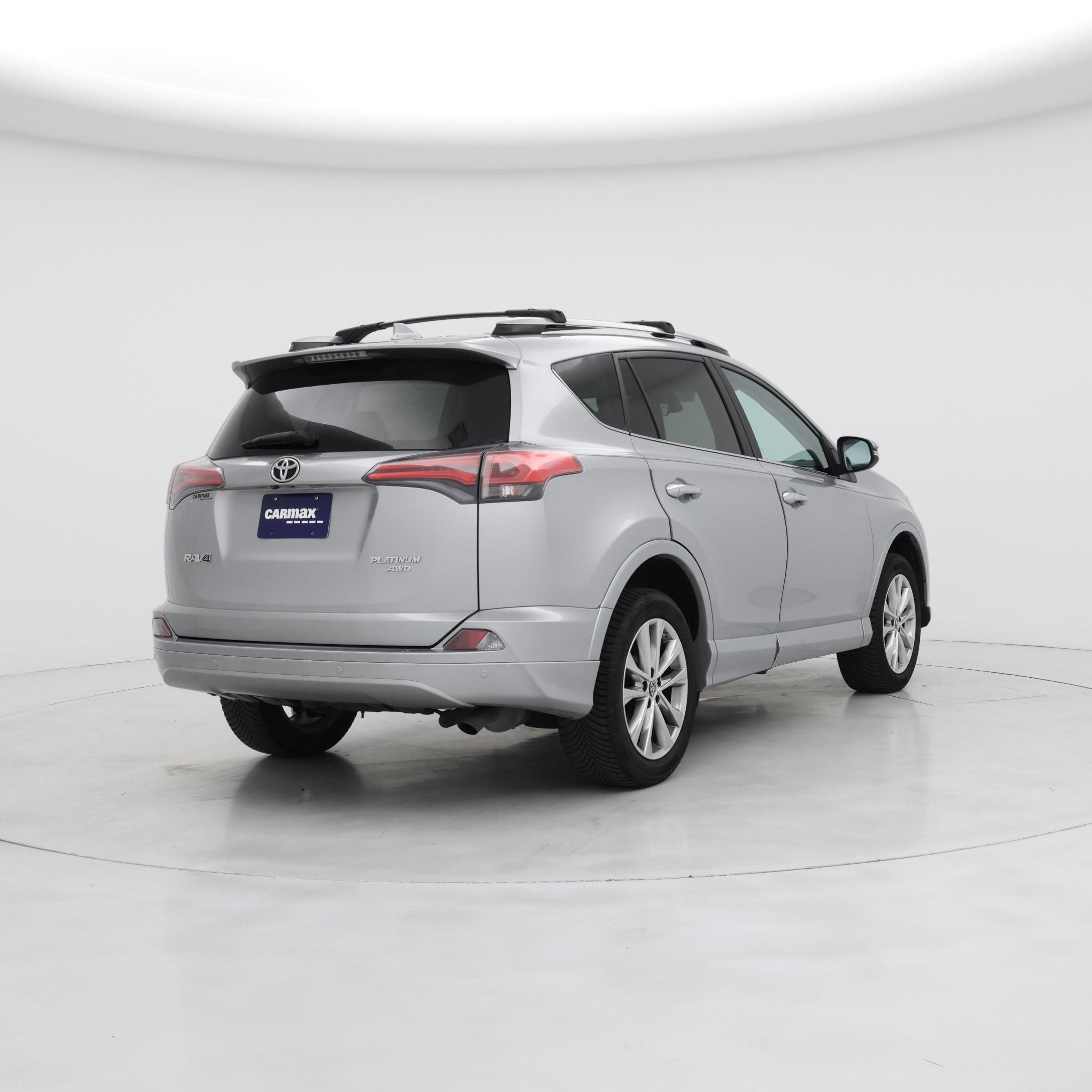 Thumbnail: 2017 Toyota RAV4 - 8