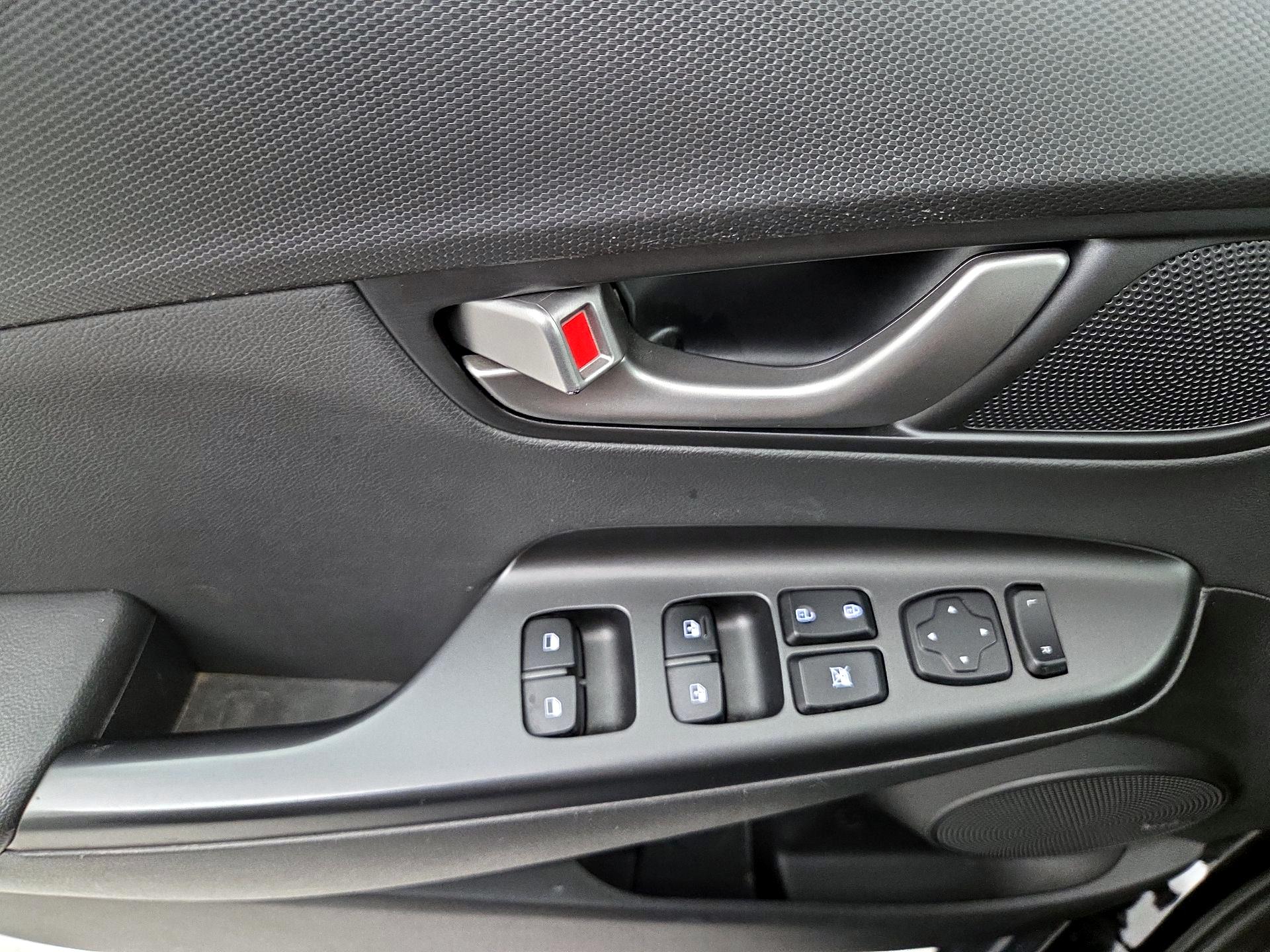 Thumbnail: 2020 Hyundai Kona - 12