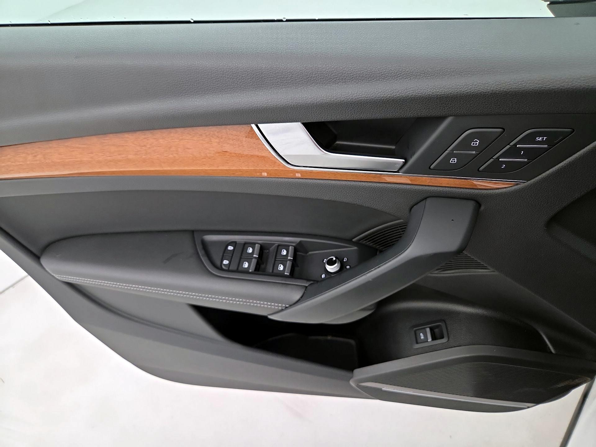 Thumbnail: 2023 Audi Q5 - 12