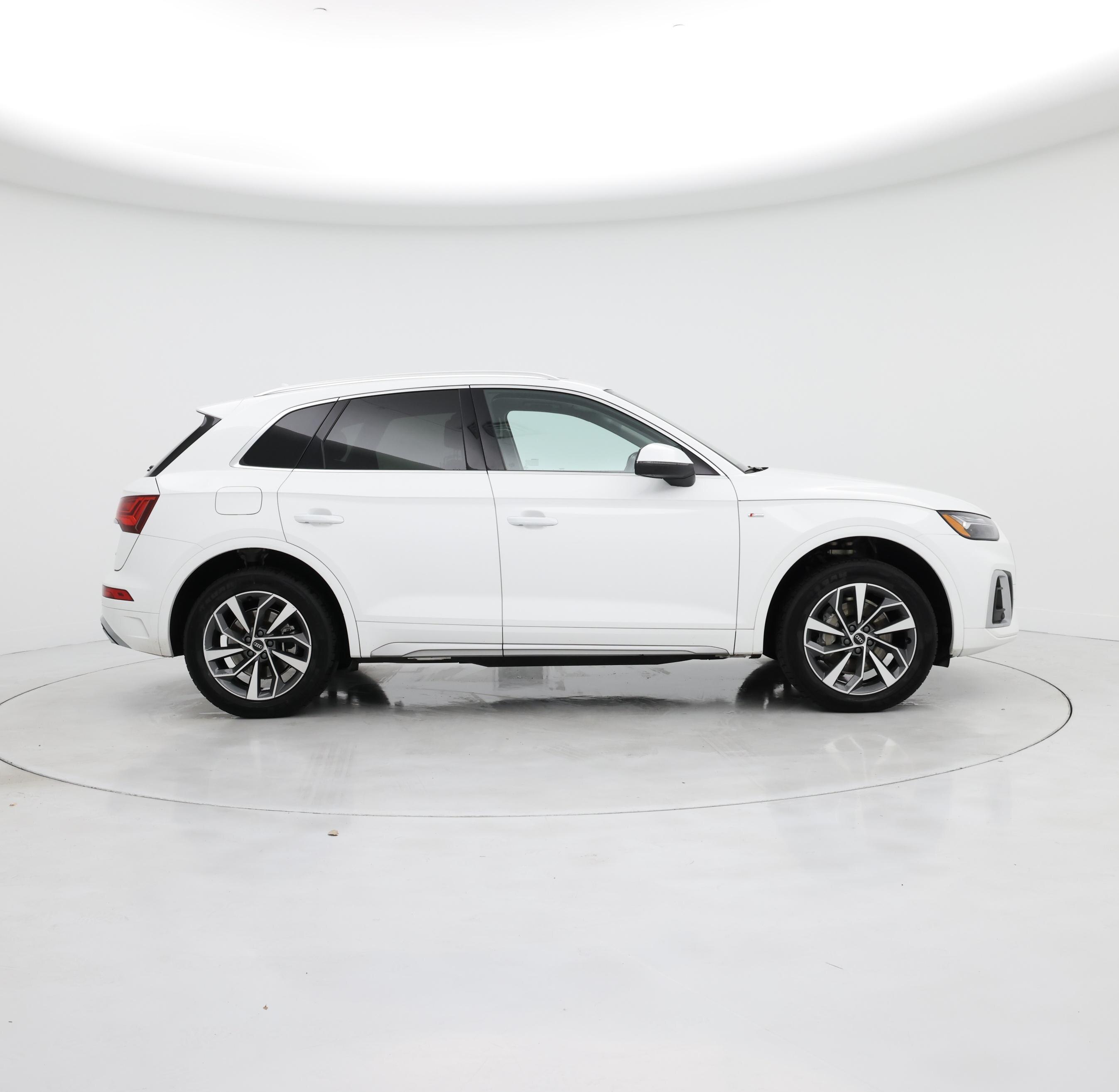 Thumbnail: 2023 Audi Q5 - 7