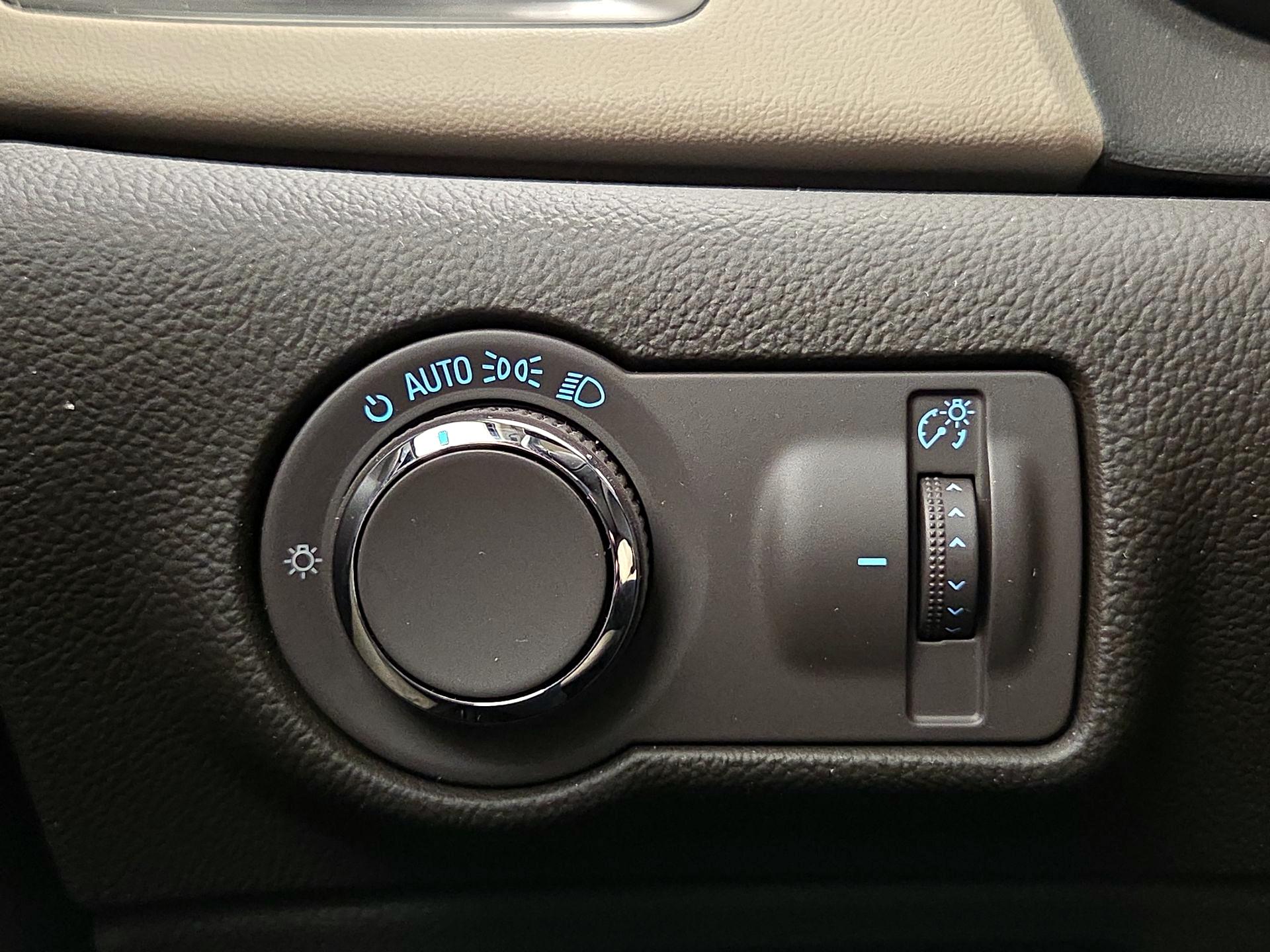 Thumbnail: 2015 Buick Verano - 13