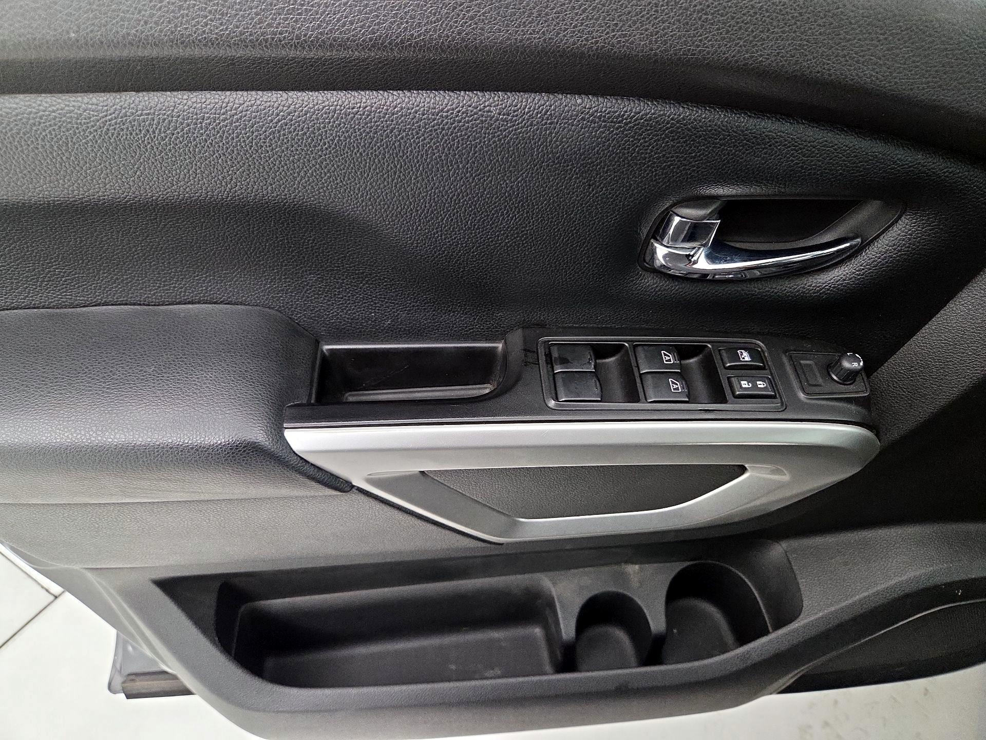 Thumbnail: 2018 Nissan Titan - 12