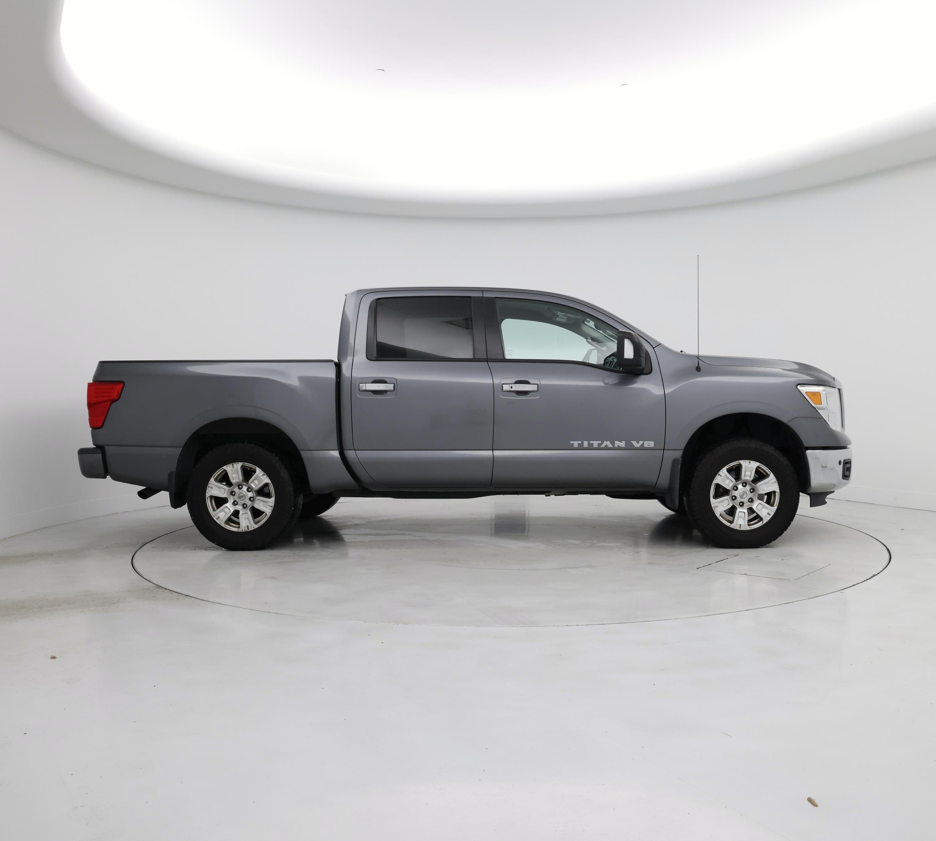 Thumbnail: 2018 Nissan Titan - 7