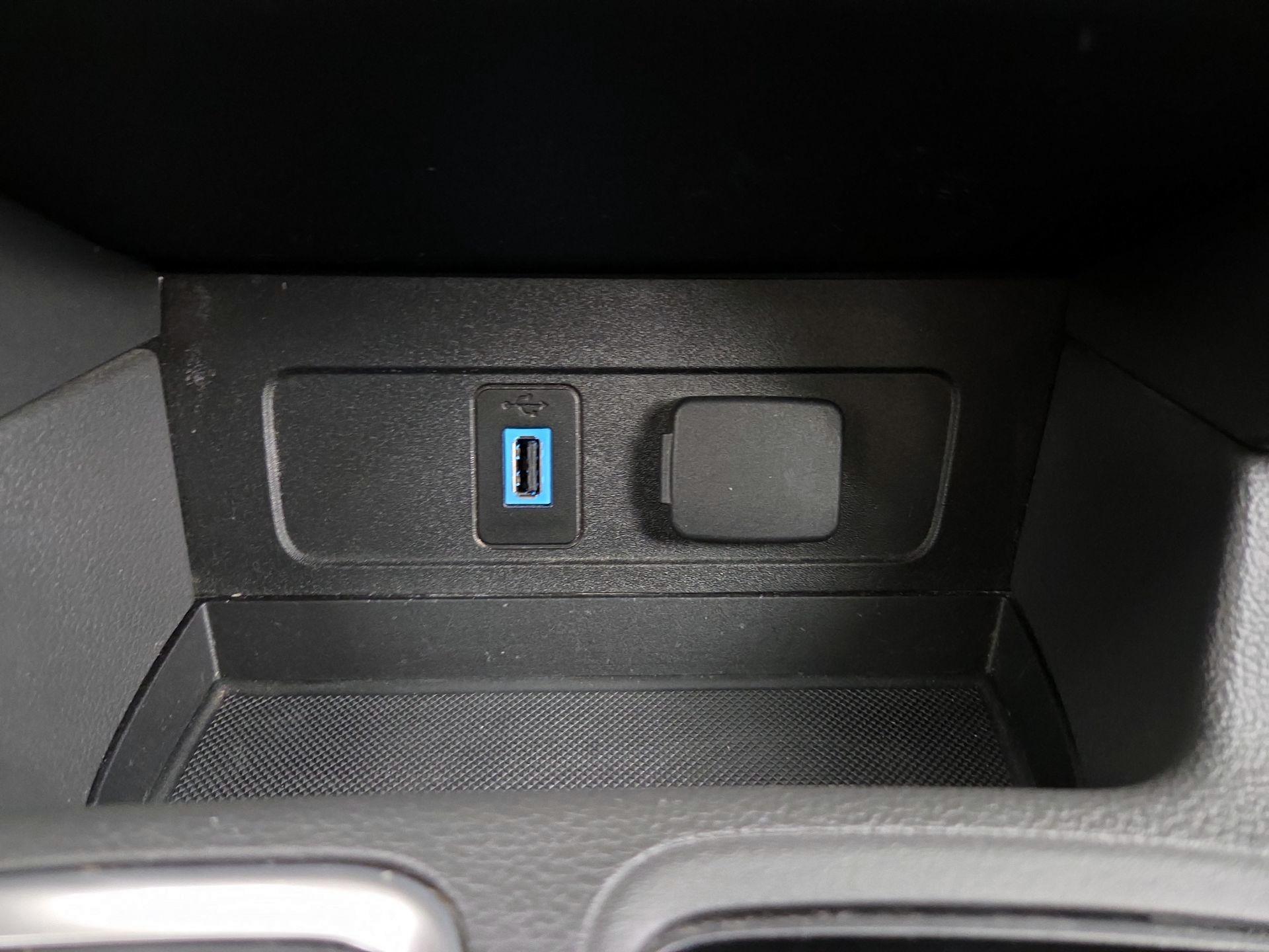 Thumbnail: 2017 Ford Escape - 18