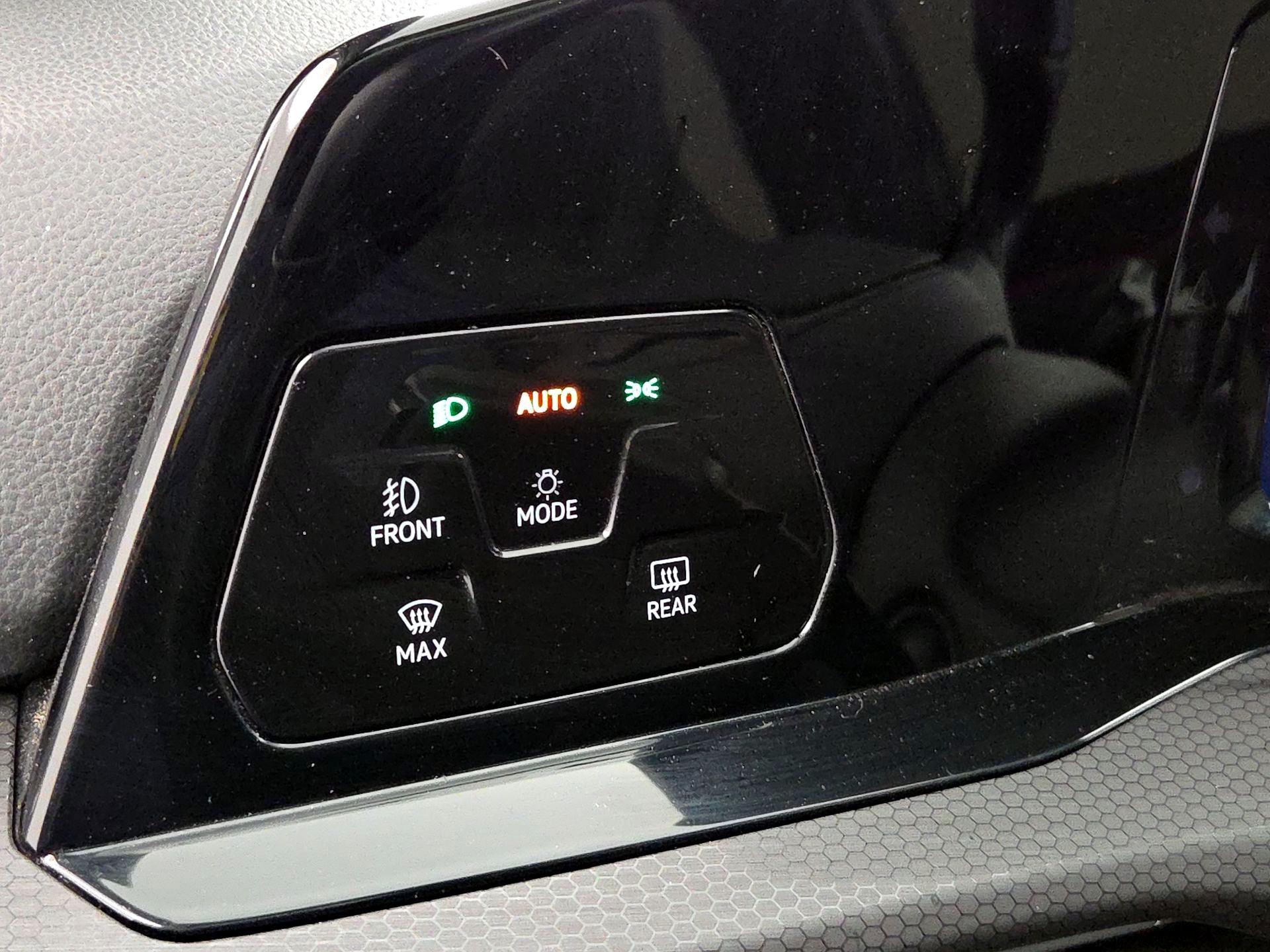 Thumbnail: 2022 Volkswagen Golf - 13