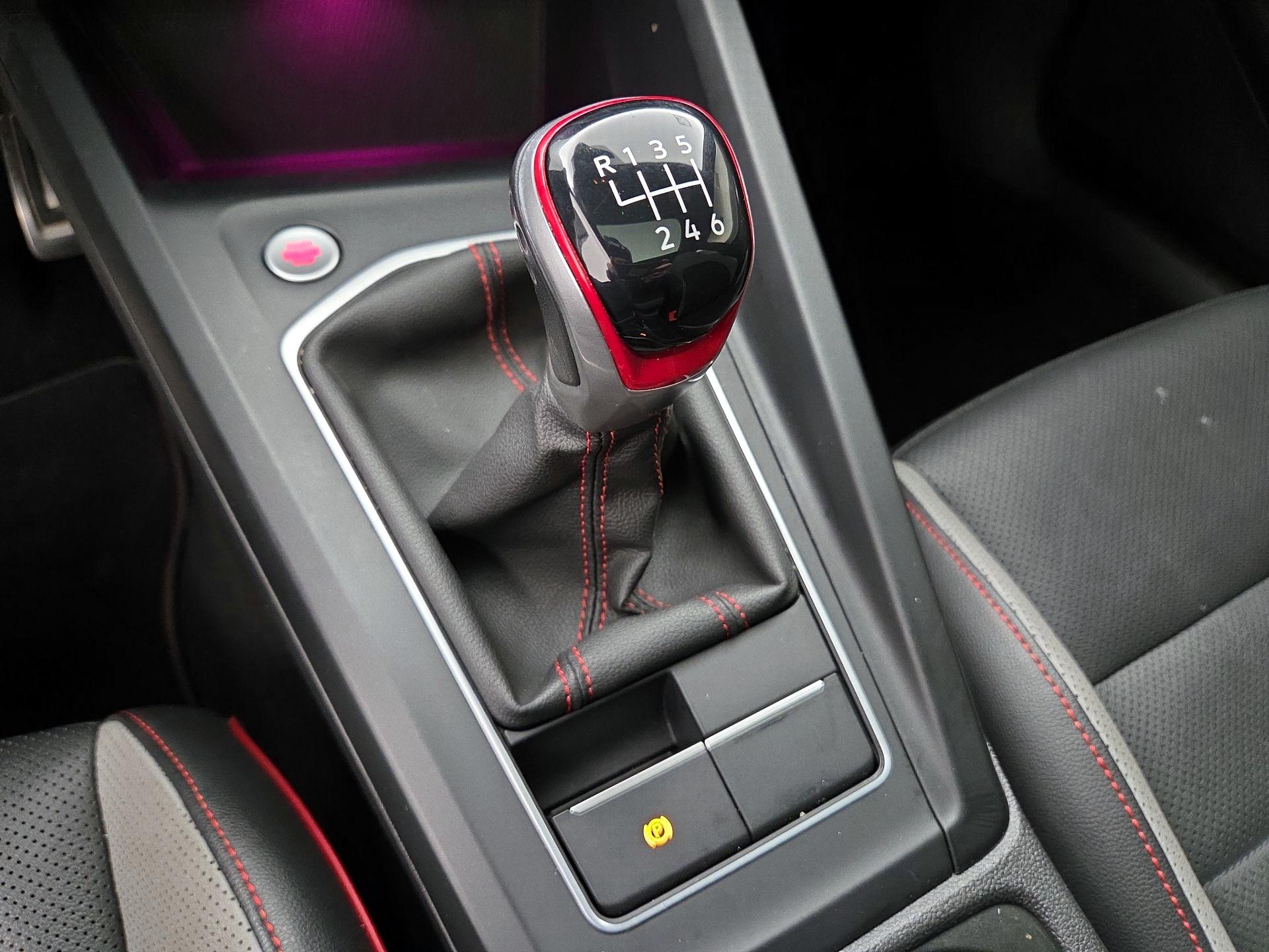 Thumbnail: 2022 Volkswagen Golf - 17