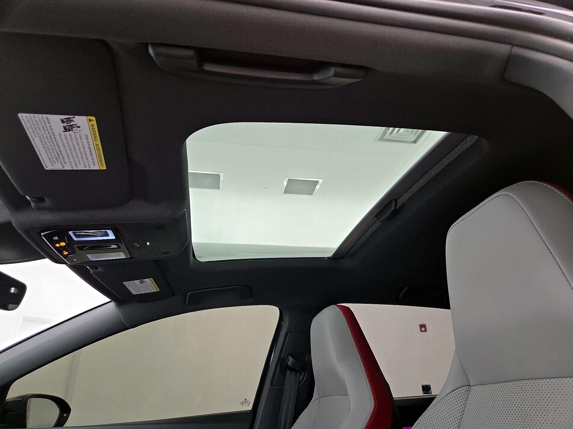 Thumbnail: 2022 Volkswagen Golf - 19